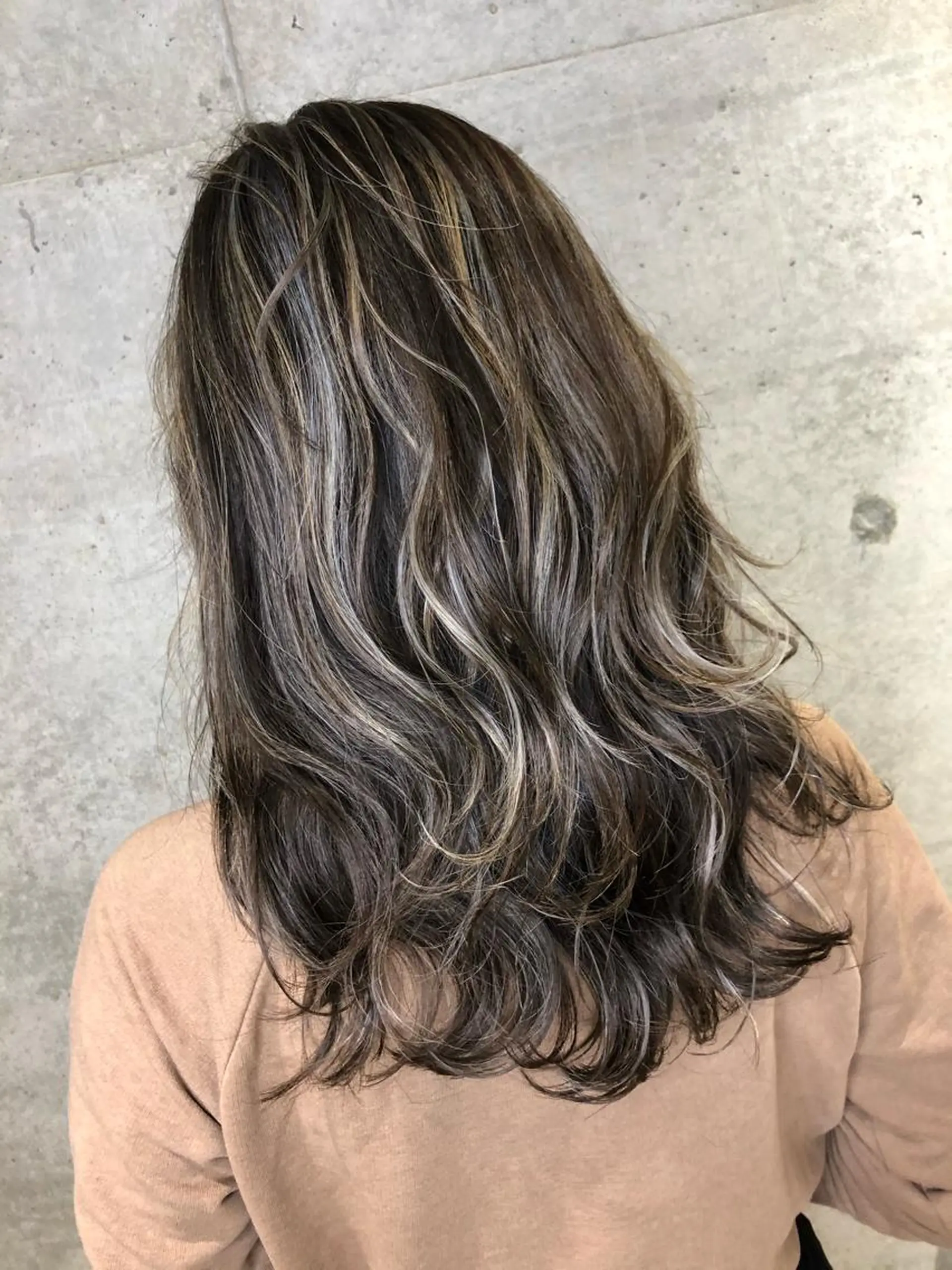 セミロング カラー ヘアカラー トリートメント LA KING GINZA TOKYO所属・🧡ショートの達人 🧡SHOのヘアスタイル