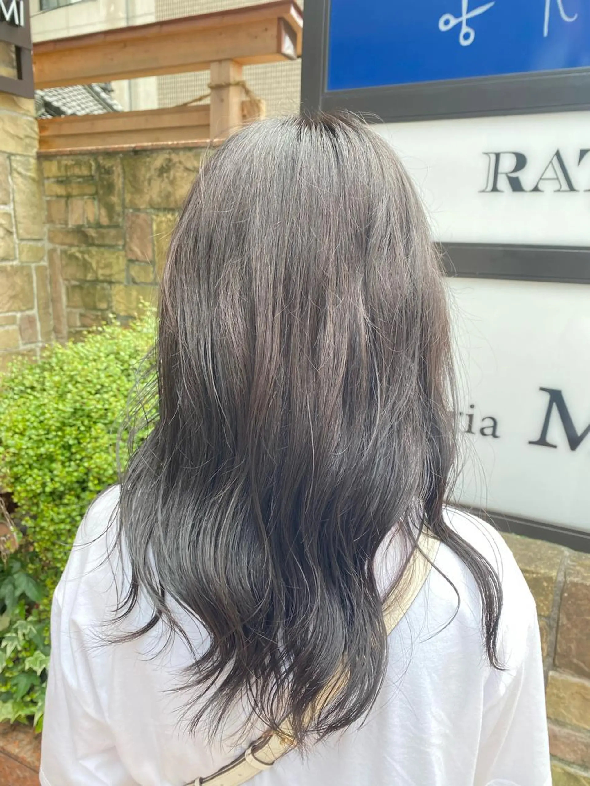 ロング カラー 林 美佑のヘアスタイル