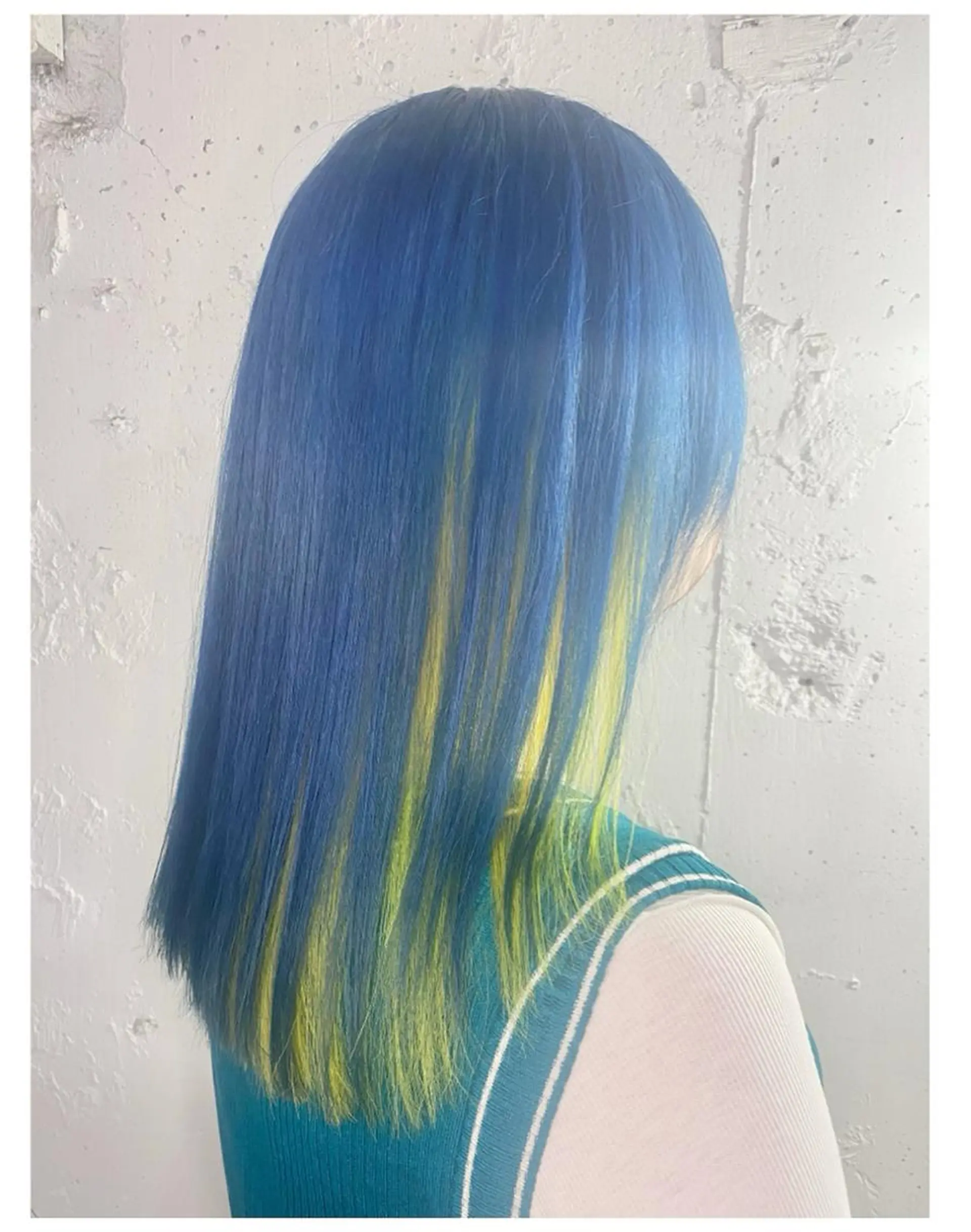 ミディアム カラー ブリーチ ブルーカラー イエローカラー GARU-ガル-所属・TSUNO🦖 派手髪/オタク美容師のヘアスタイル