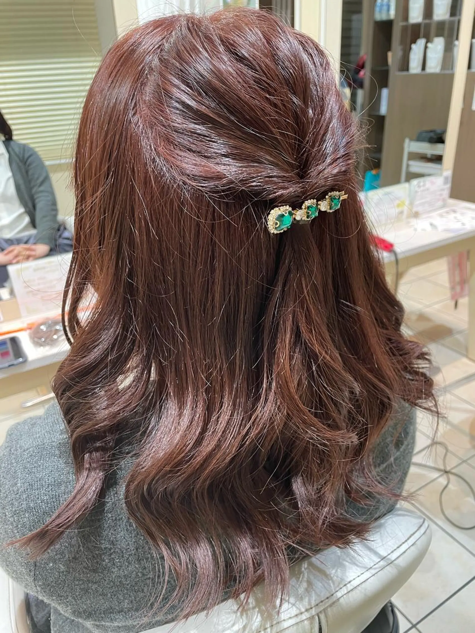 セミロング 吉川 うららのヘアスタイル