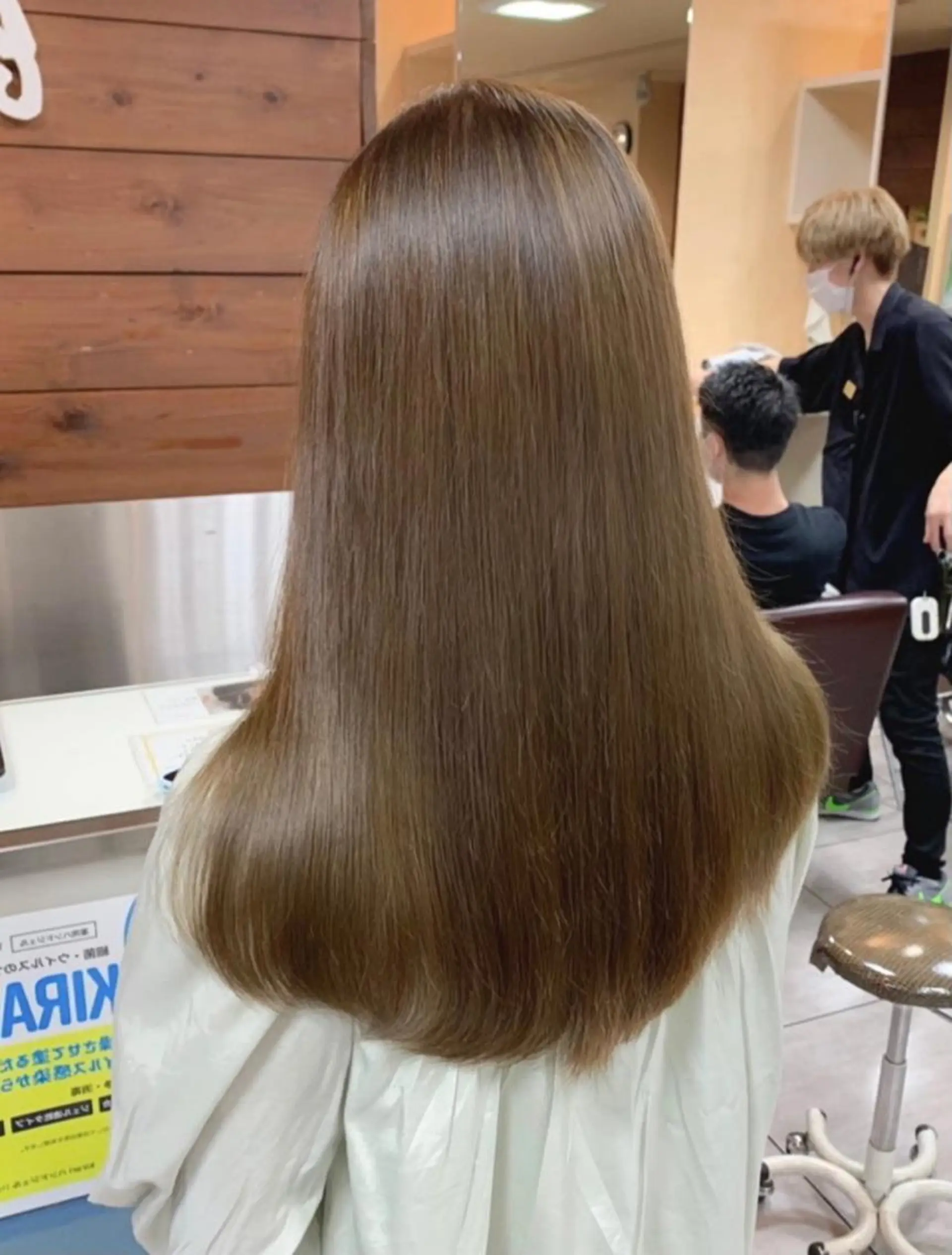 セミロング ヘアカラー 🫧艶髪カラー🫧 森本くるみのヘアスタイル