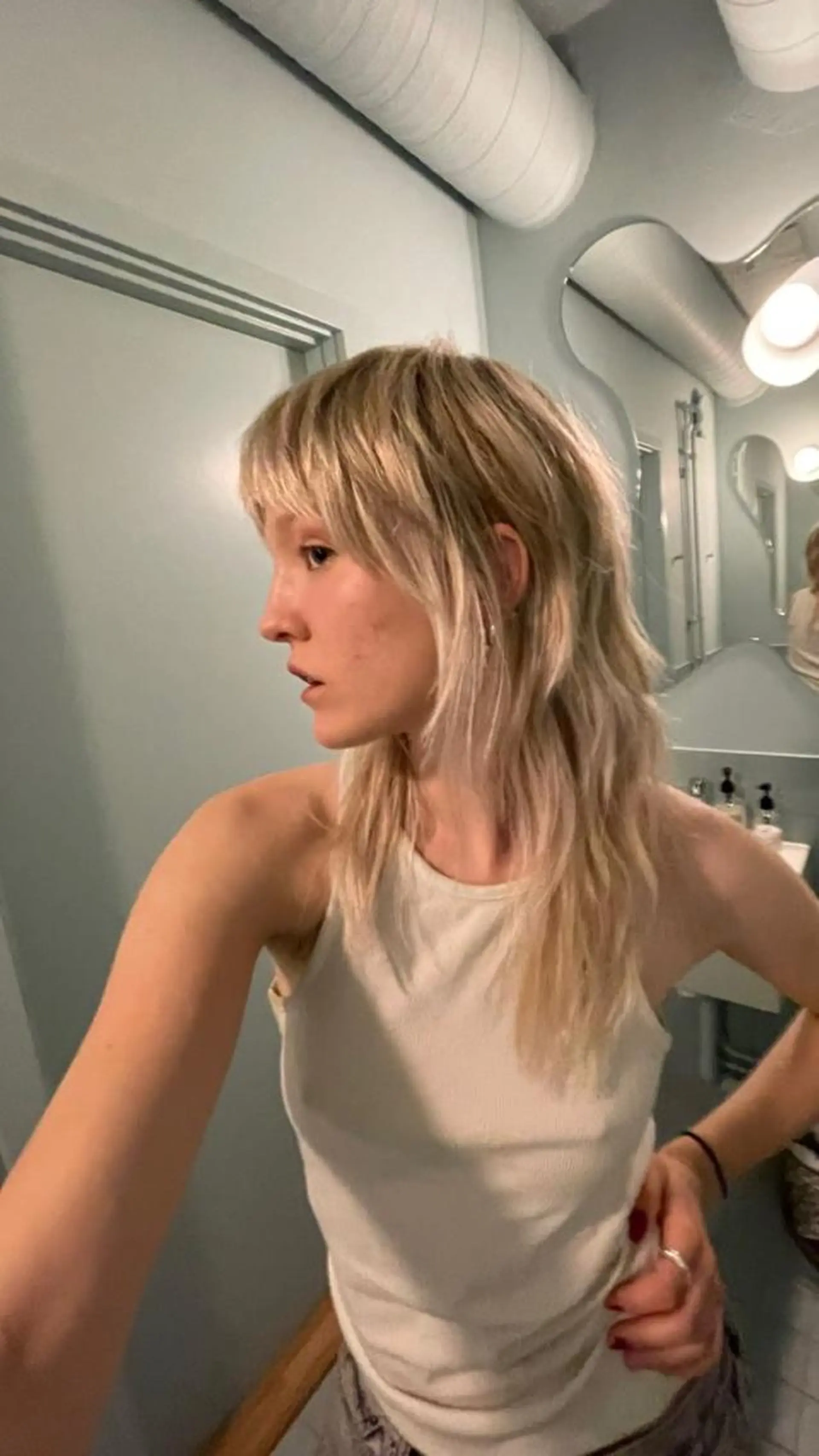 セミロング レイヤーカット 吉田一輝 外国人パーマのヘアスタイル