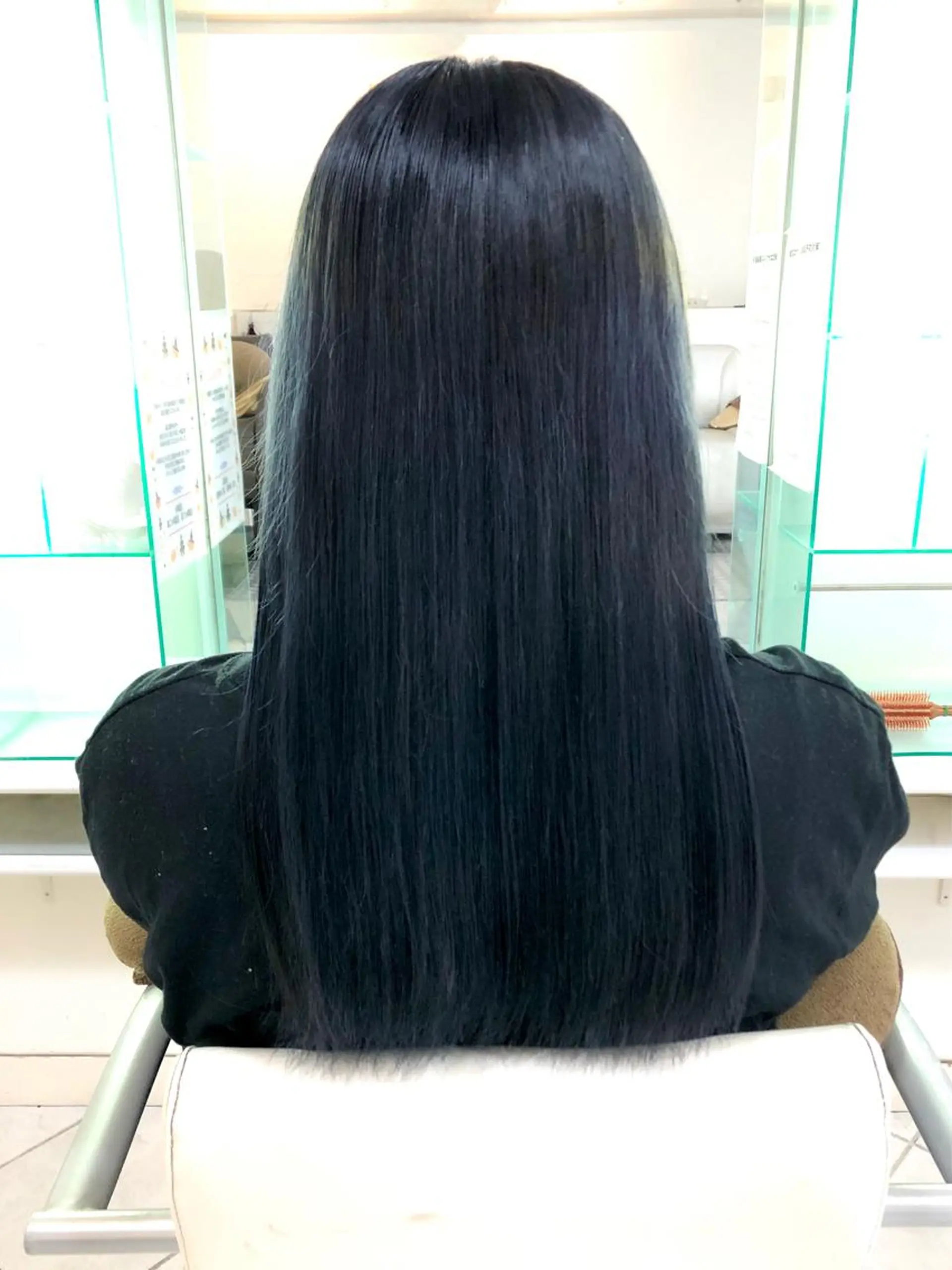 ロング カラー 黒髪 ブルーカラー ブルーブラック 保住 亮太のヘアスタイル