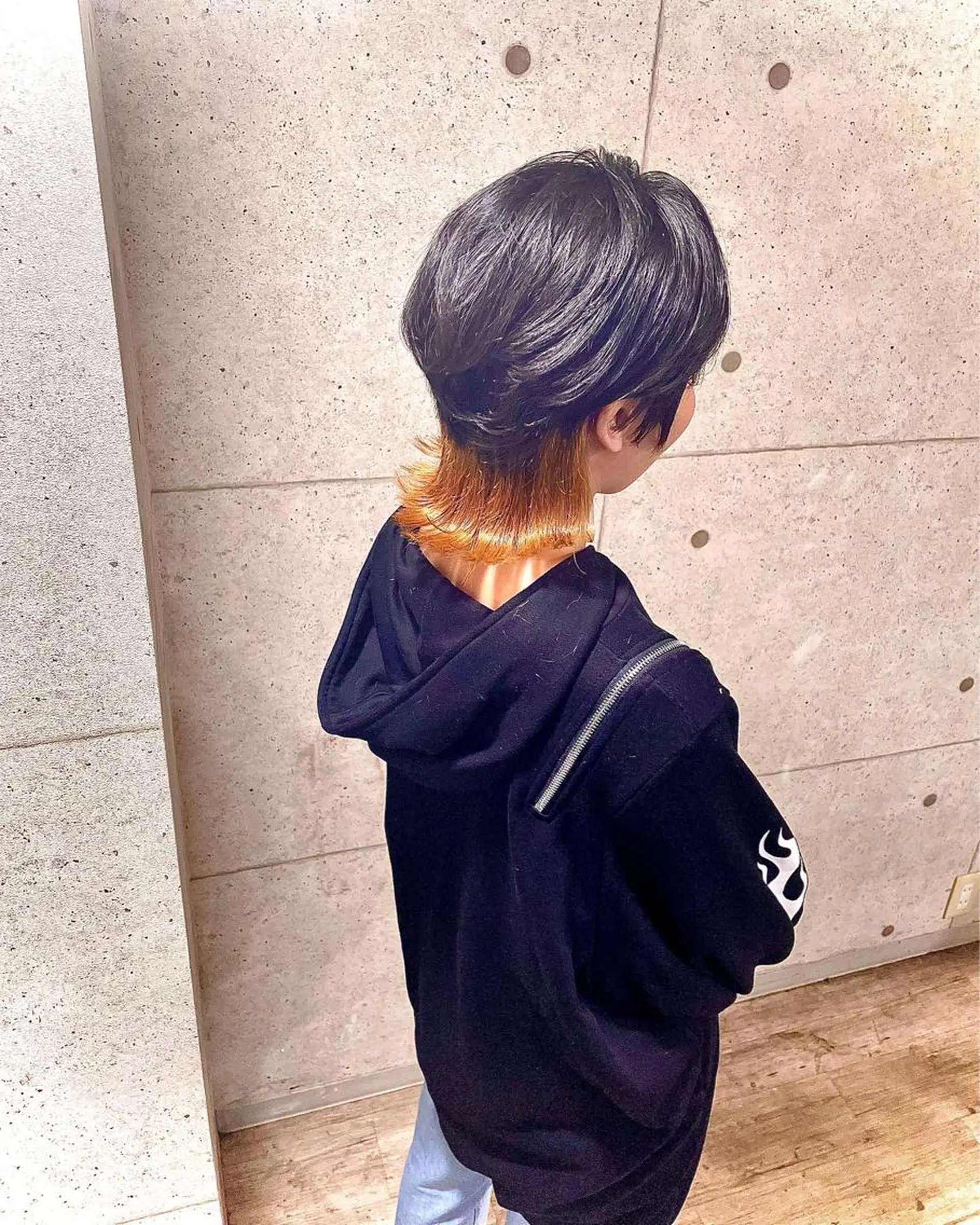 ミディアム ウルフカット 韓国風/小顔レイヤー /艶カラーのヘアスタイル