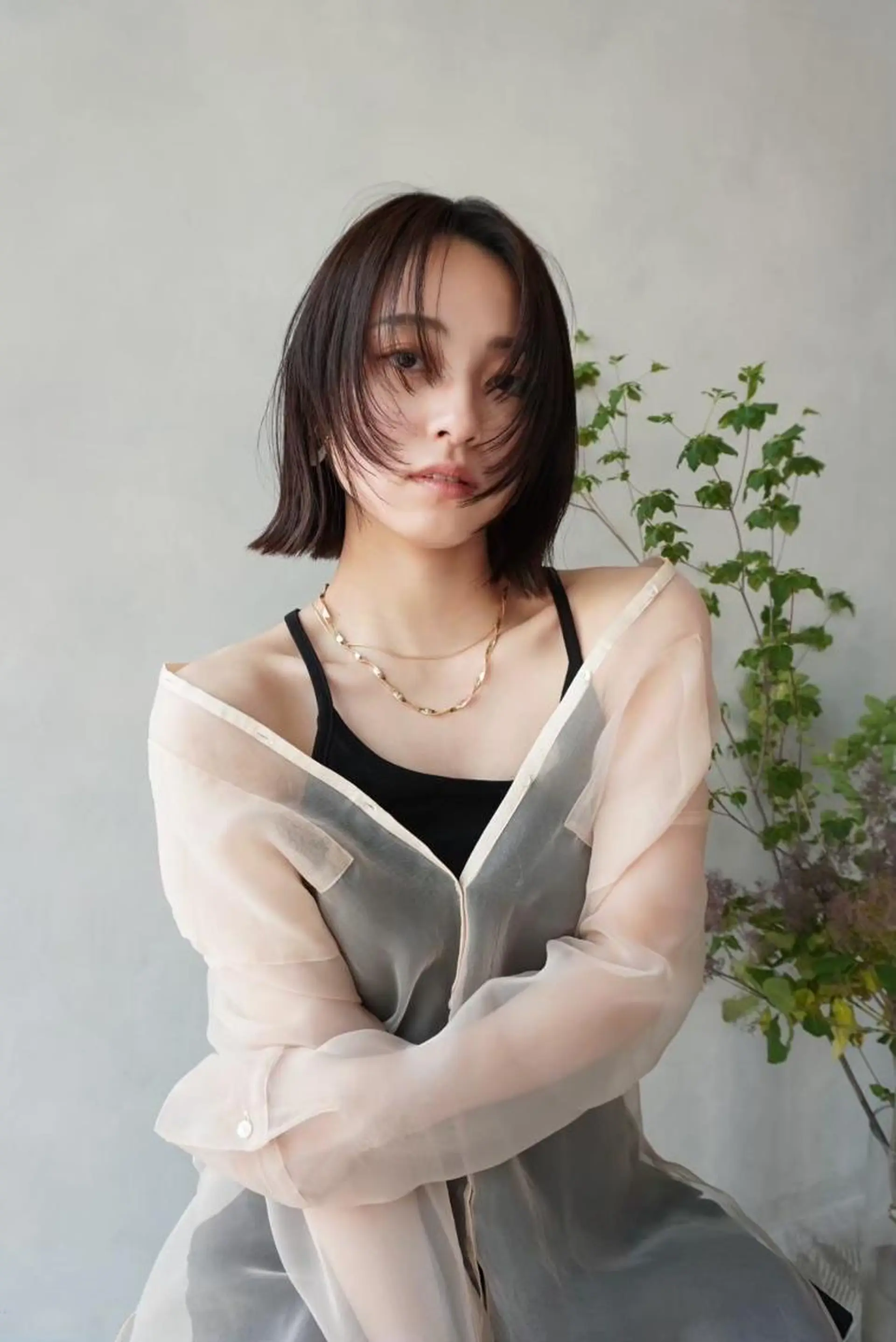 ミディアム カラー ミディアムパーマ アッシュ バレイヤージュ ベージュカラー ブリーチ カット ヘアカラー CEINE loqのヘアスタイル