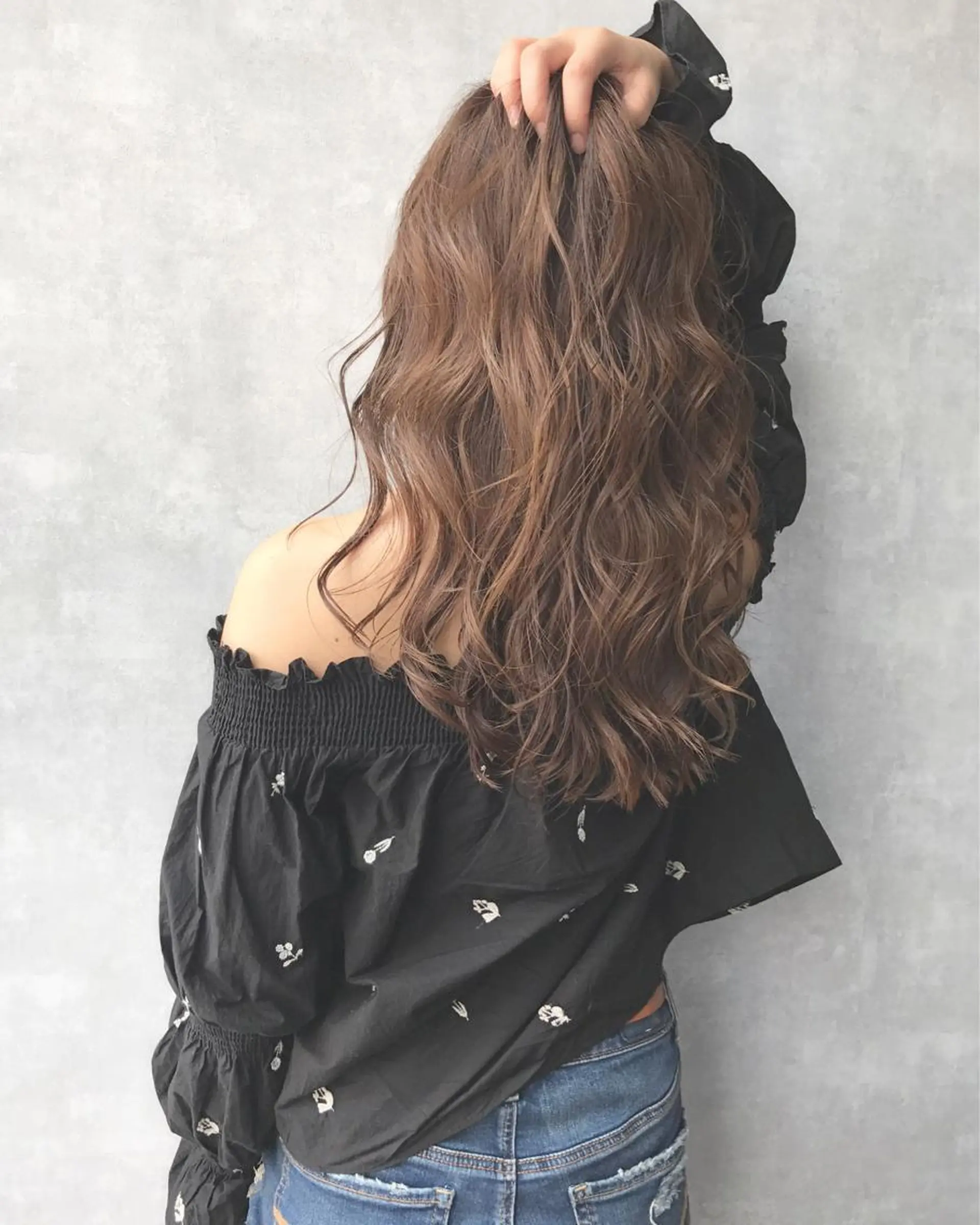 セミロング カラー グレージュ ハイライトカラー ハイライト TOMOYAレイヤー ブリーチ縮毛矯正のヘアスタイル