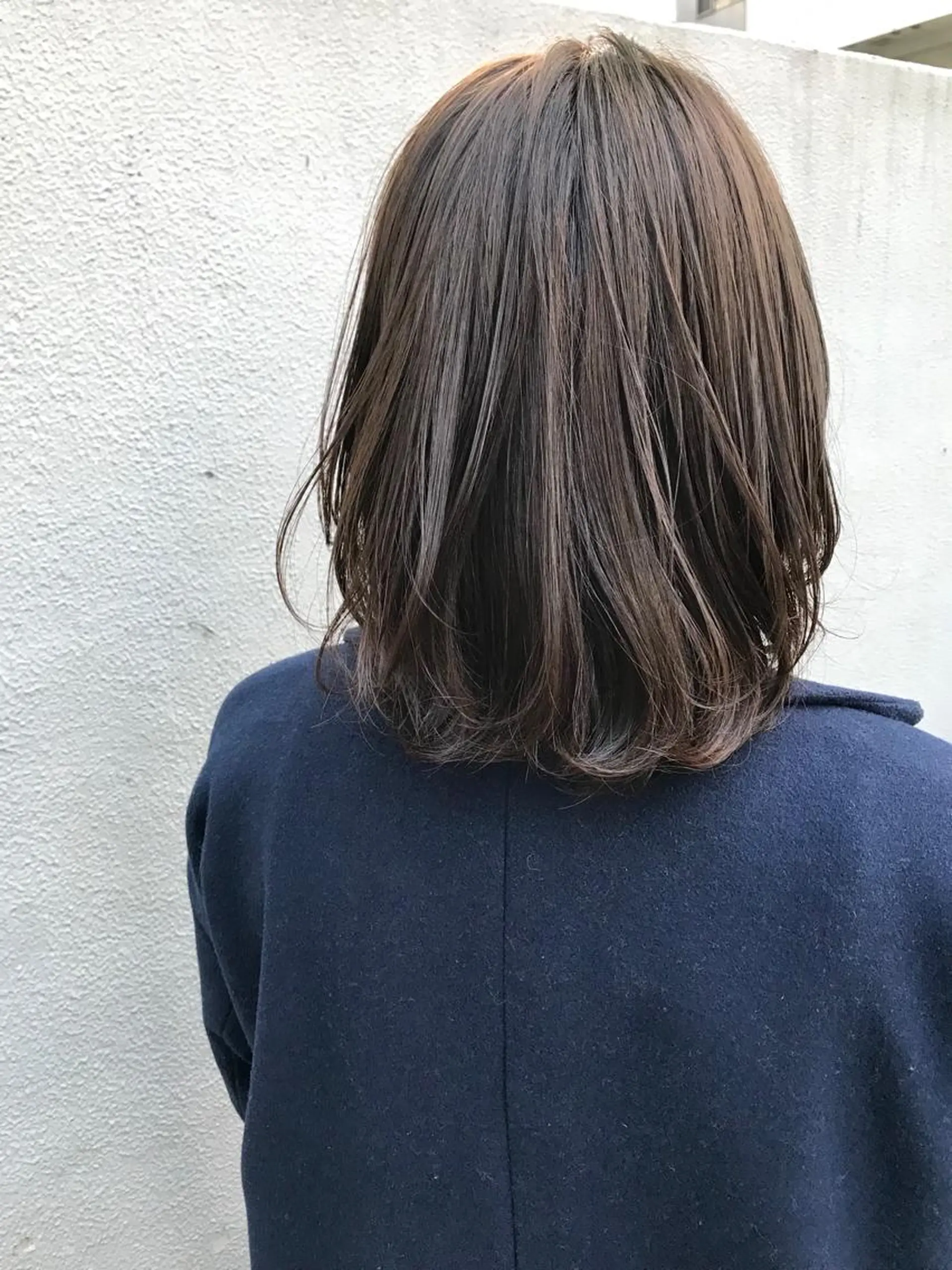 セミロング カラー ヘアアレンジ グレージュ 佐藤 魁人のヘアスタイル