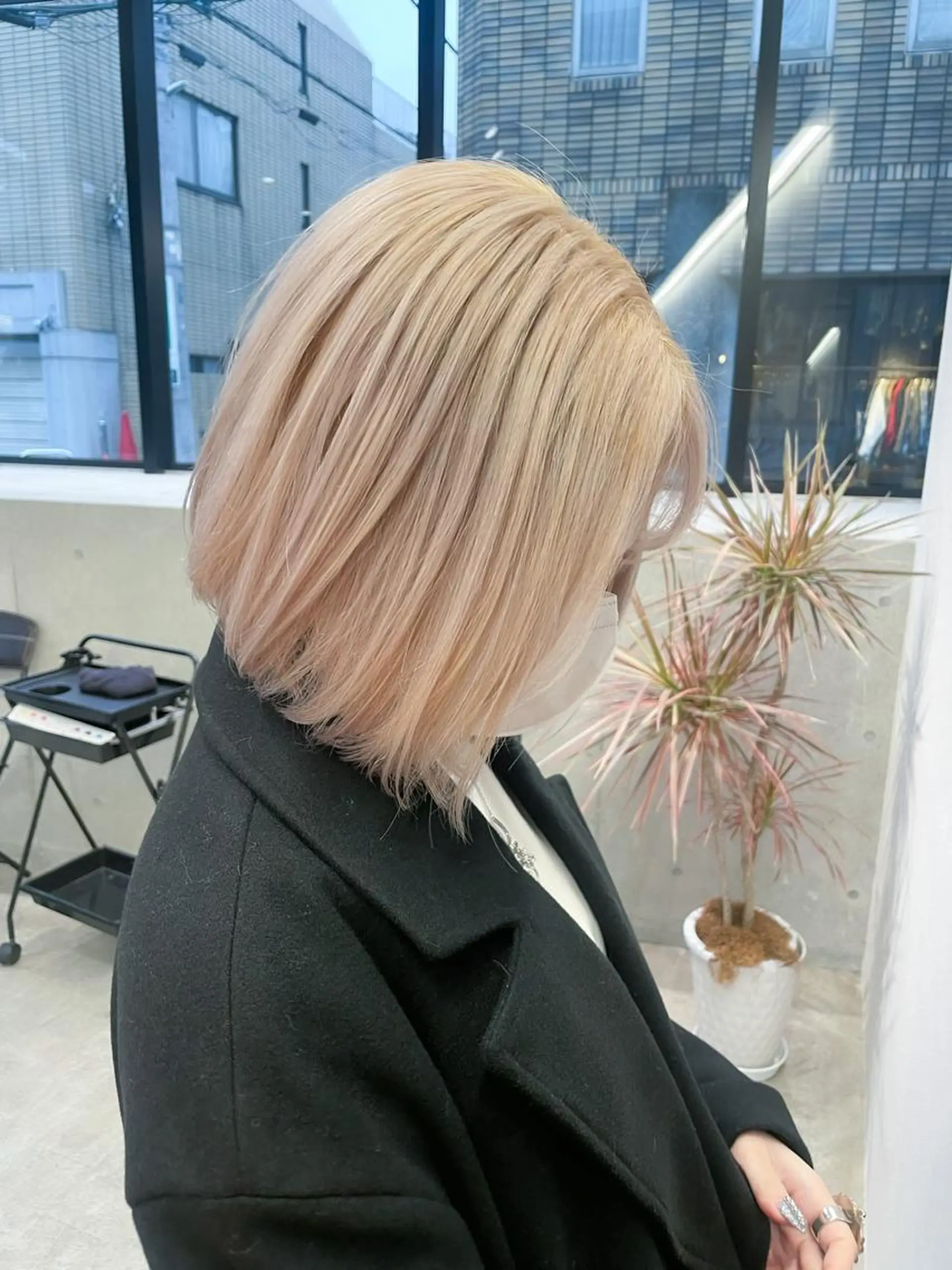 ショート カラー ヘアアレンジ ミニボブ/ブリーチ 🌈MISATOのヘアスタイル