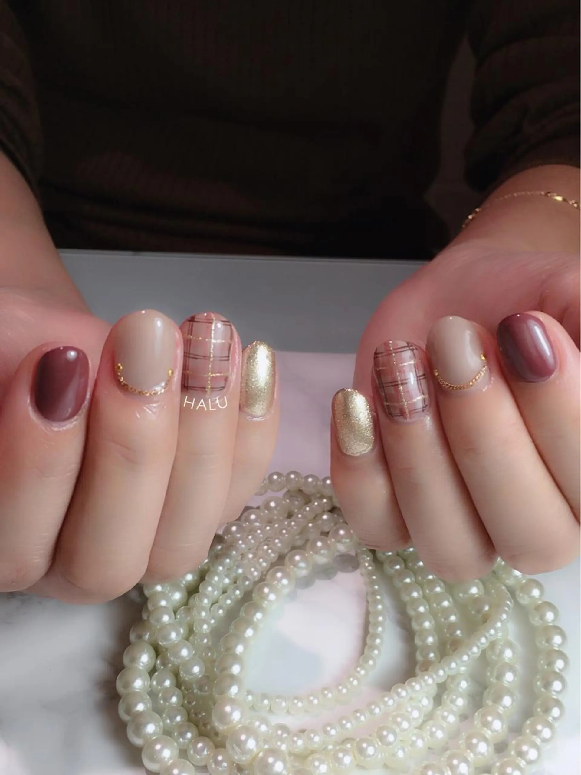 ネイル ブラウン ゴールド HALU ハルのネイルデザイン