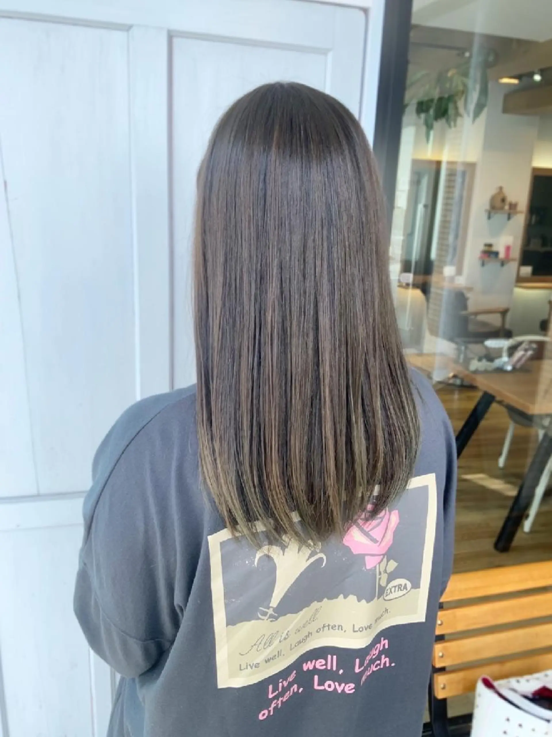 カラー グレージュ カーキグレージュ ヘアカラー トリートメント 堀 望美のヘアスタイル