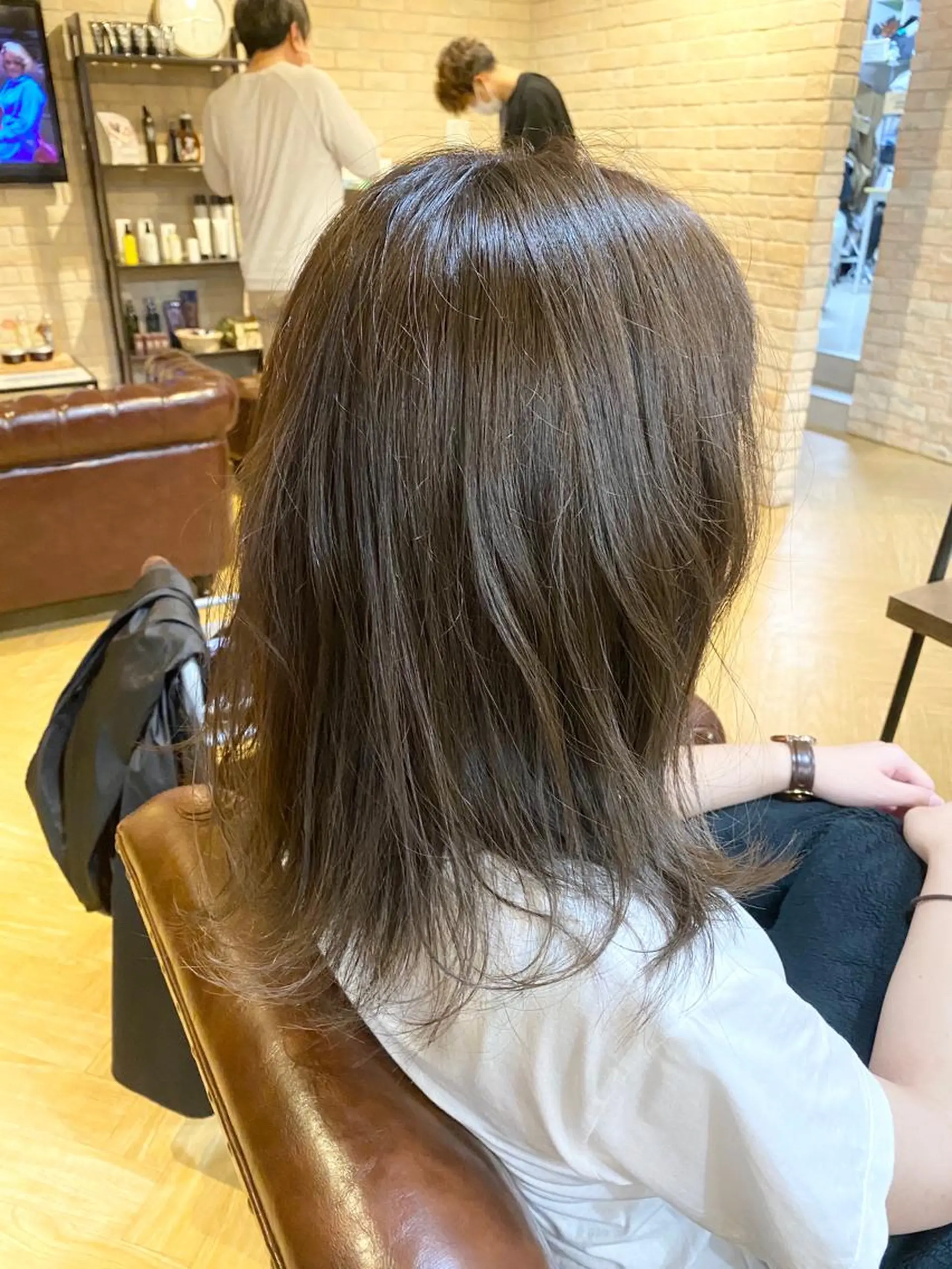 セミロング カラー 髪質改善 ヒデのヘアスタイル