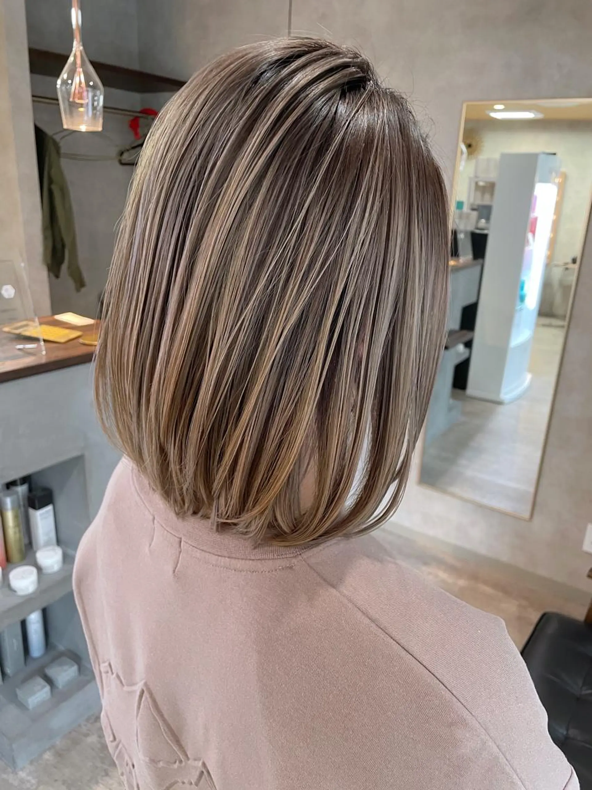 ショート アッシュ ハイライト レイヤーカット ウルフカット ヘアカラー トリートメント RIENS♡xrea 山本優舞のヘアスタイル