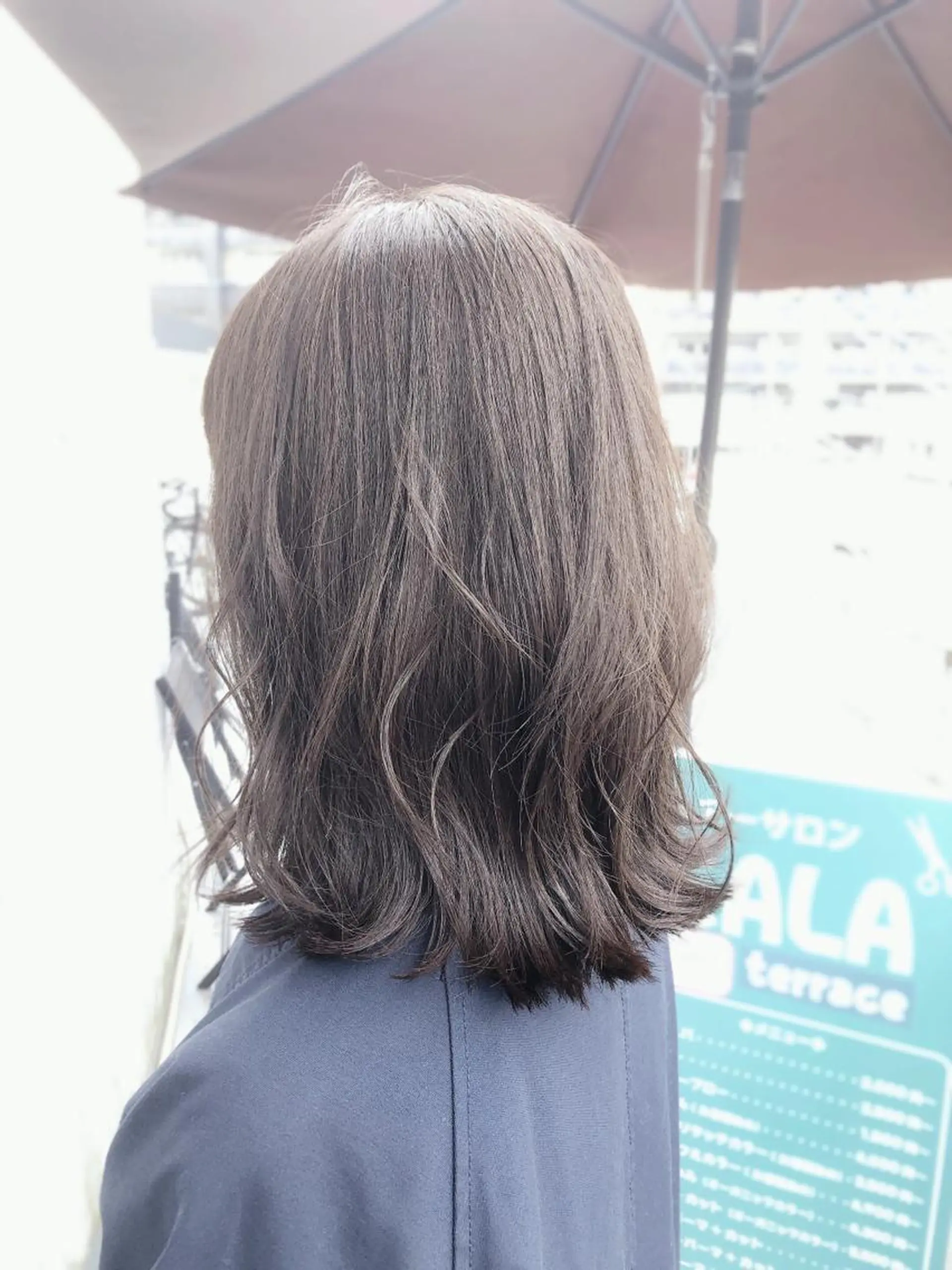 ミディアム カラー アディクシーカラー アッシュ ベージュカラー ブリーチ 透明感カラー カット ヘアカラー 菊池 貢平のヘアスタイル