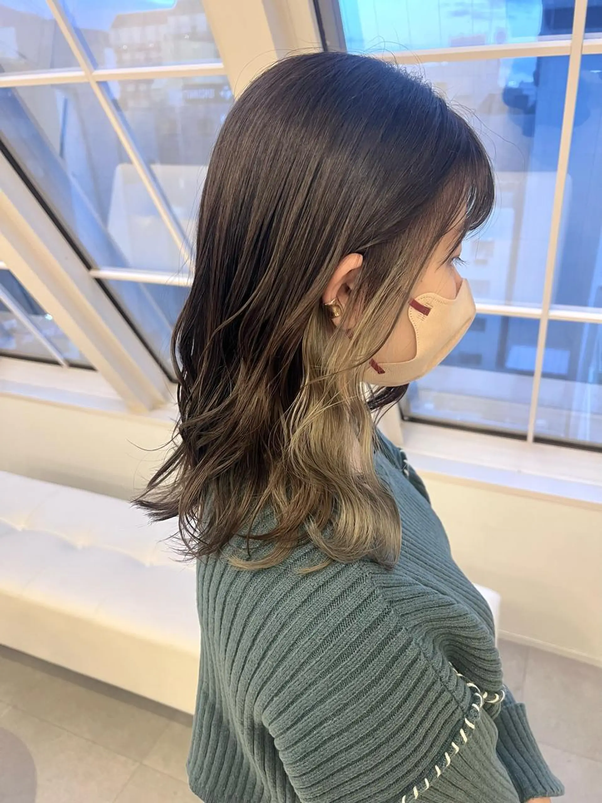 セミロング カラー YUNA ユウナのヘアスタイル
