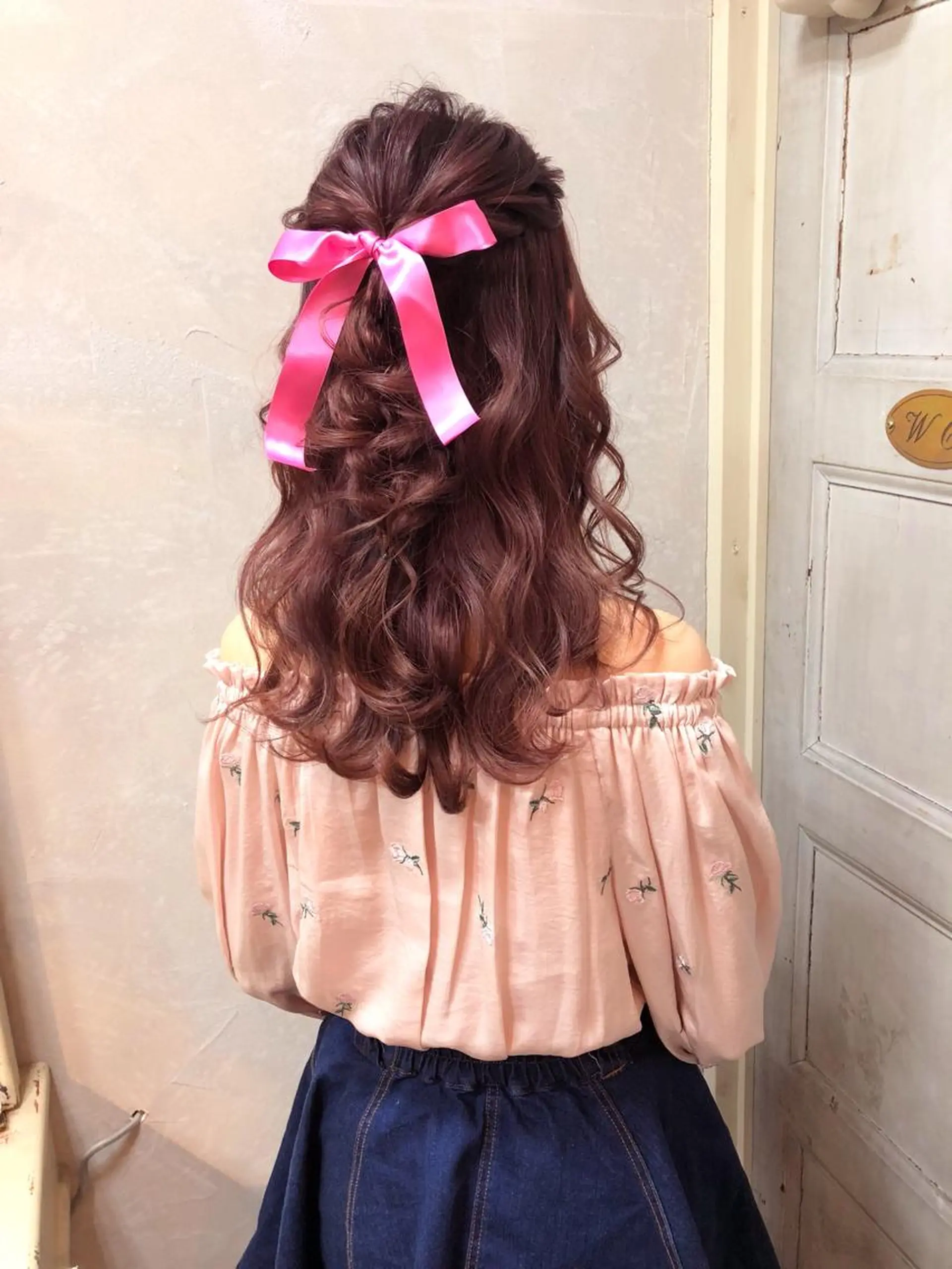 ロング カラー ヘアアレンジ ハーフアップ ピンクカラー autre所属・大久保 ひでなりのヘアスタイル