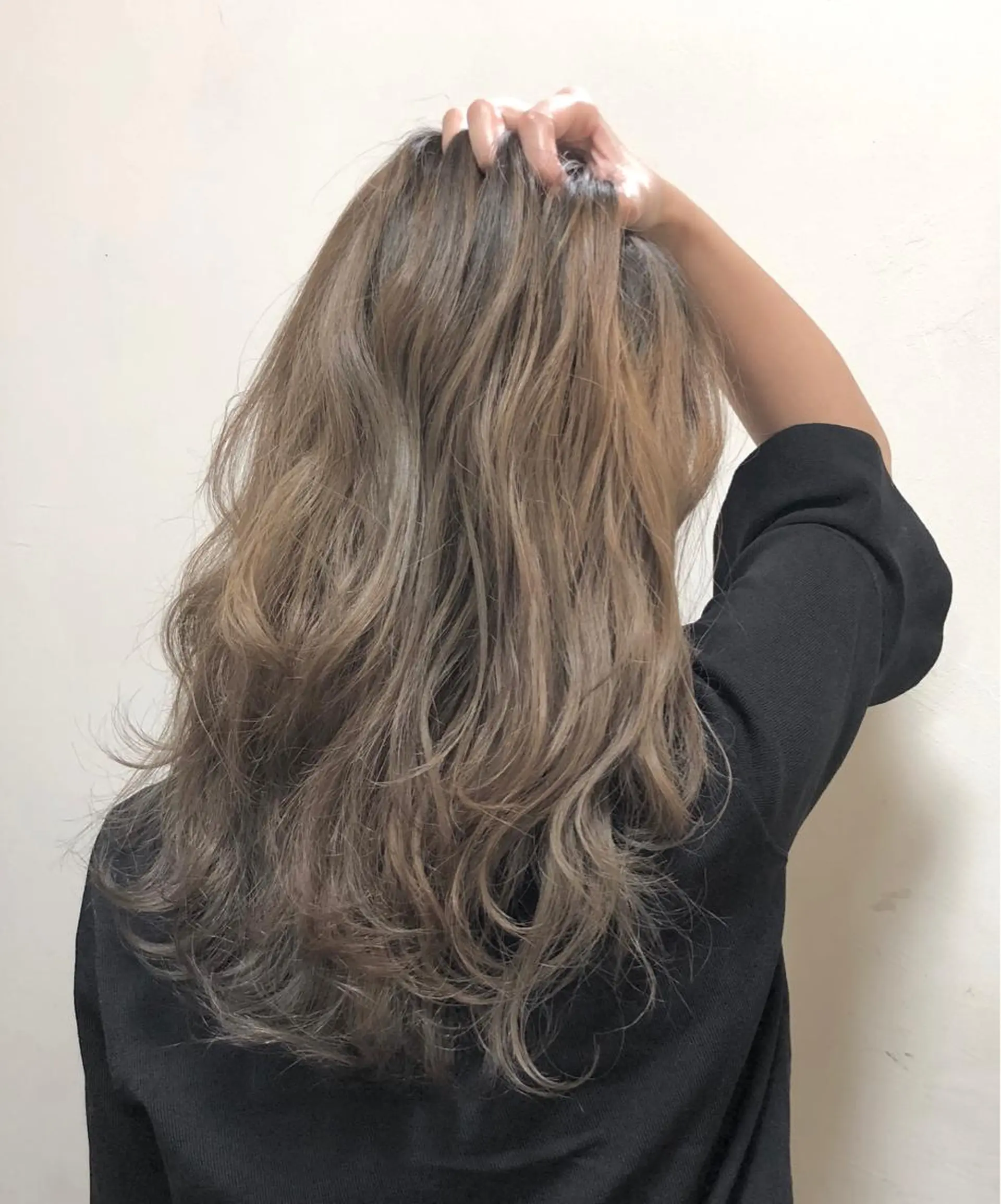 セミロング 外国人風カラー ハイライト レイヤーカット 大石 健太のヘアスタイル