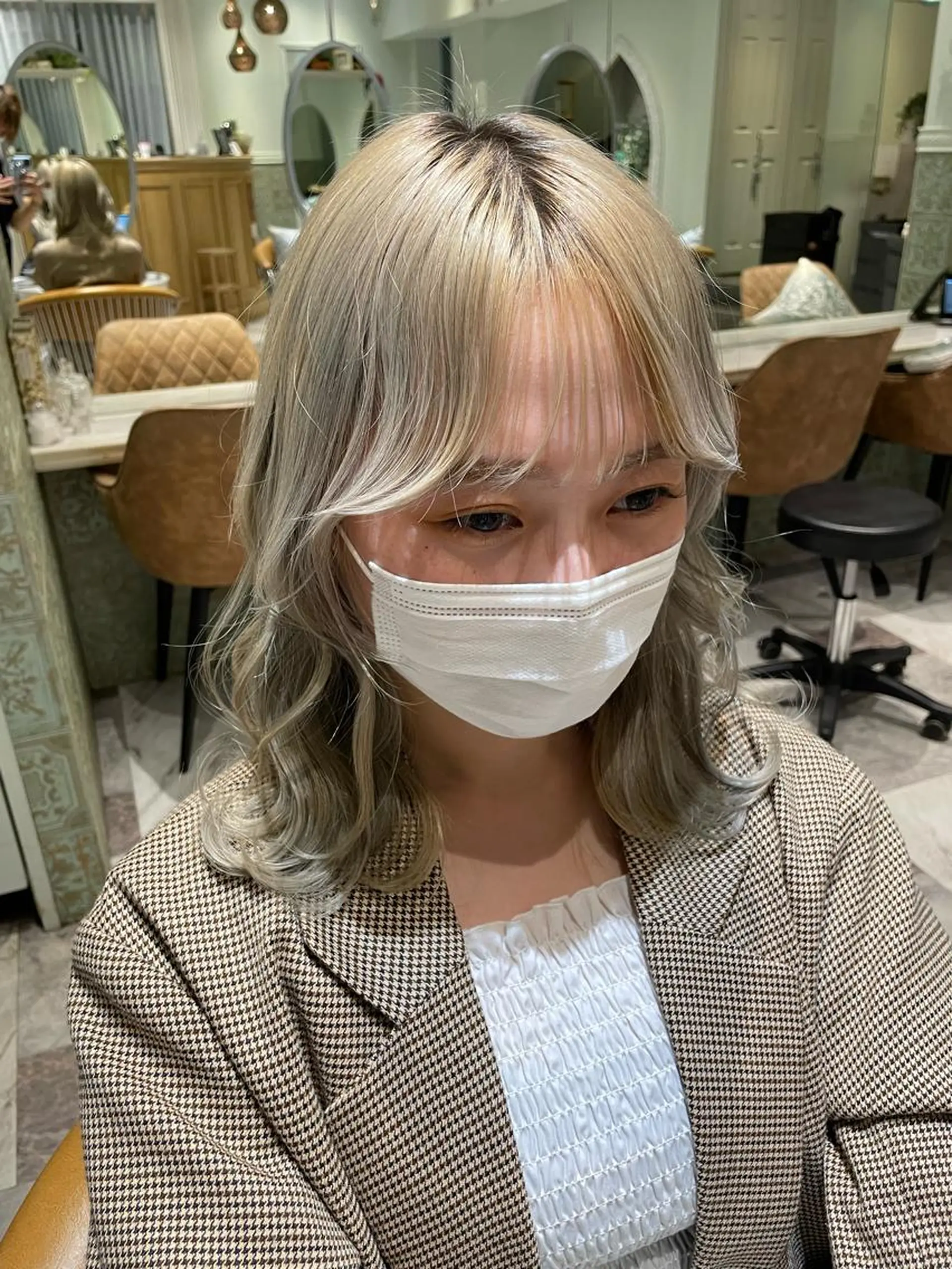 ミディアム カラー ベージュカラー 黒髪 ブリーチ ブルーカラー ブルーブラック カット ヘアカラー トリートメント 木屋元一/透明感 /レイヤー/顔まわりのヘアスタイル