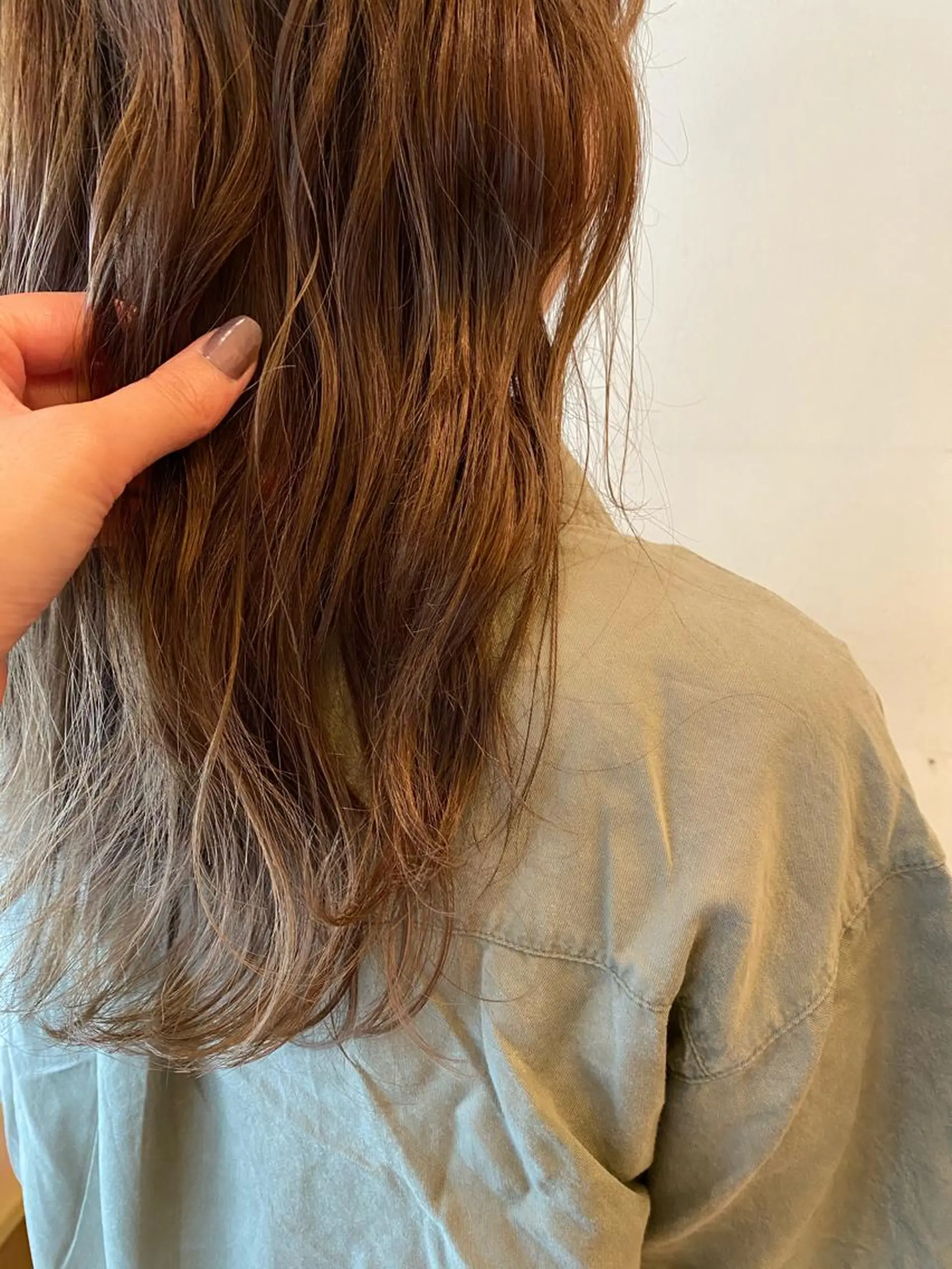 ロング カラー 長谷川 華奈子のヘアスタイル