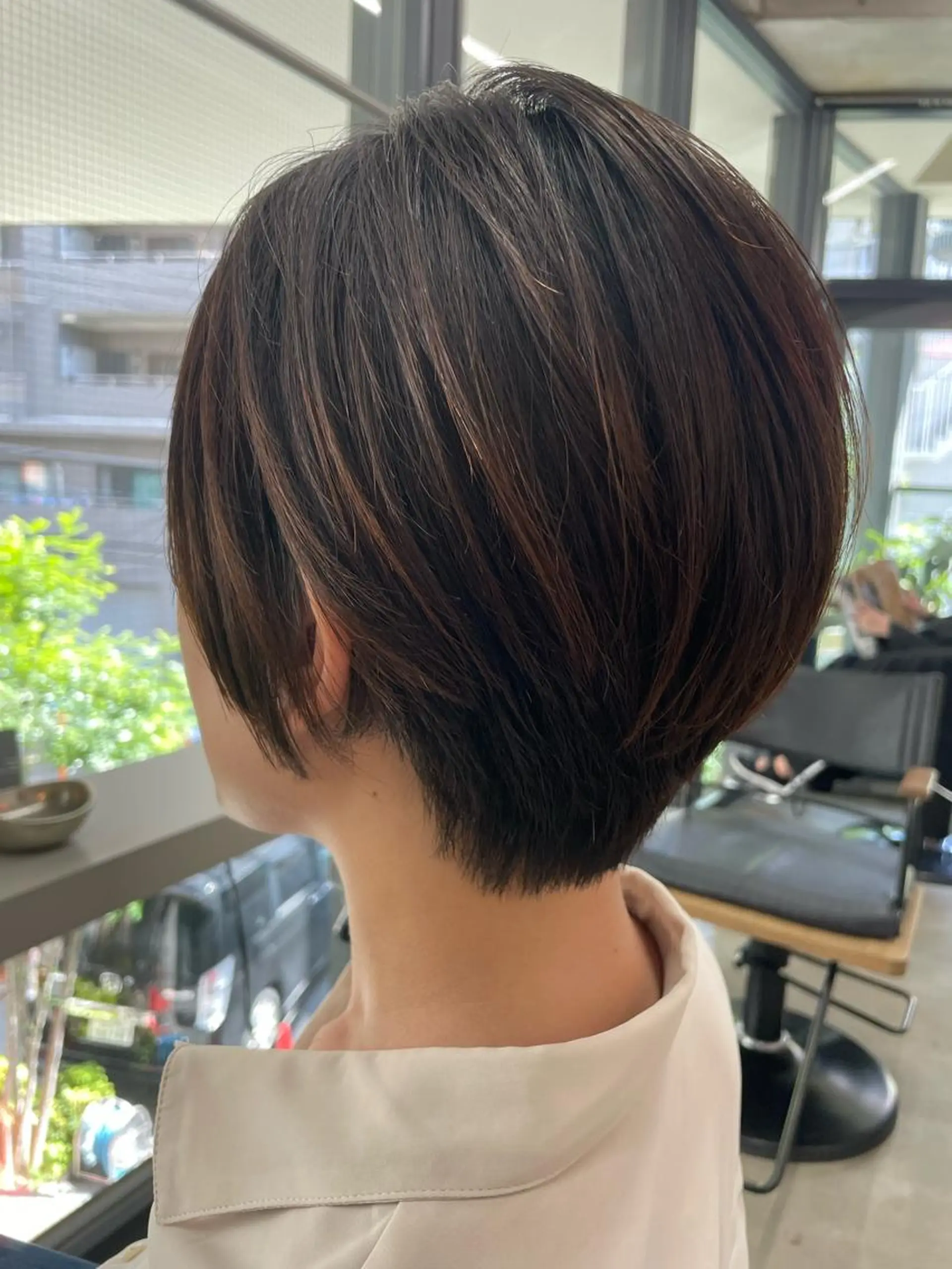 ショート カラー 丸みショート ショートヘア やすだ しおりのヘアスタイル