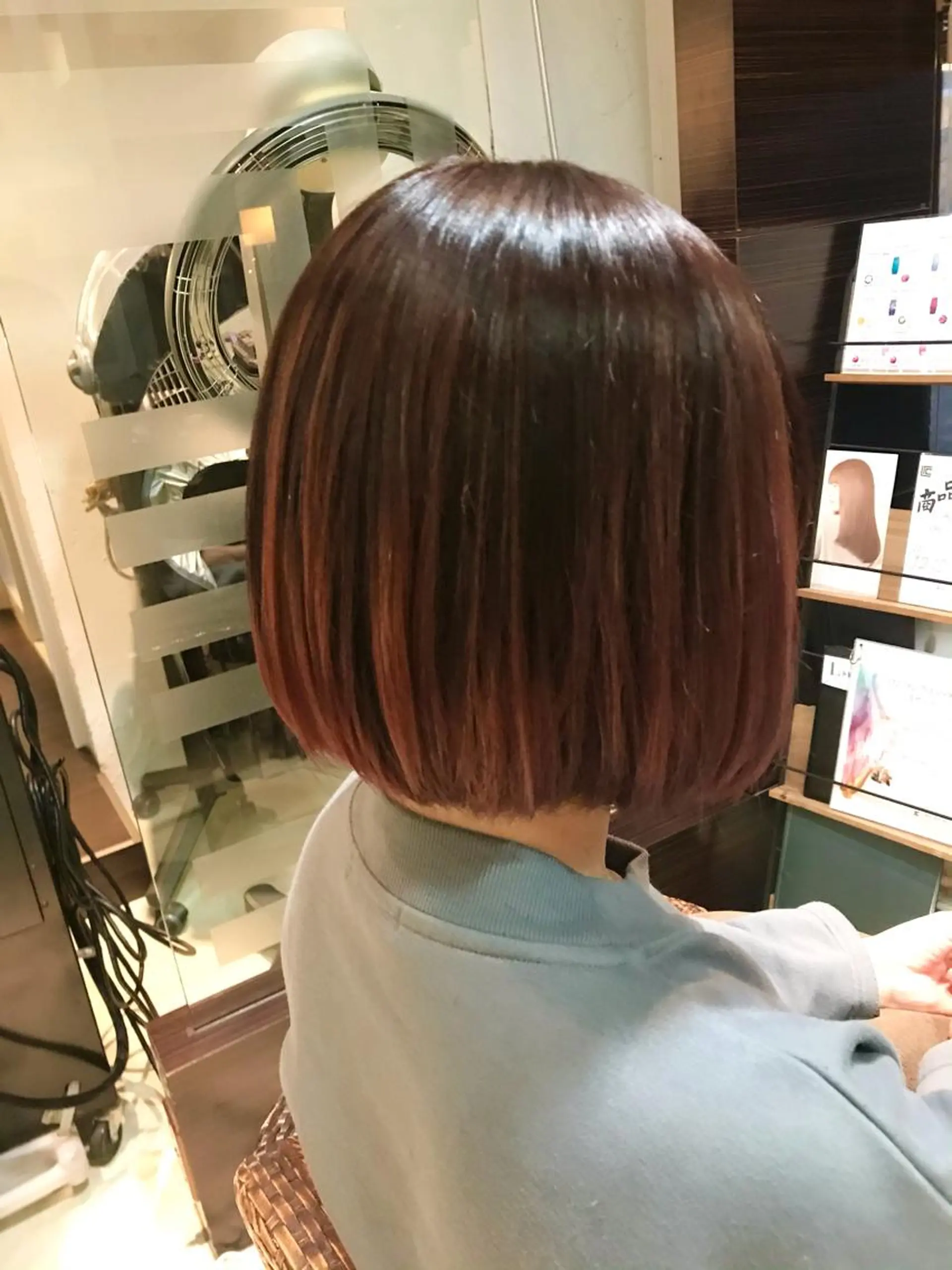 ミディアム カラー バレイヤージュ ピンクカラー レイヤーカット ヘアカラー トリートメント 岩上 充希のヘアスタイル