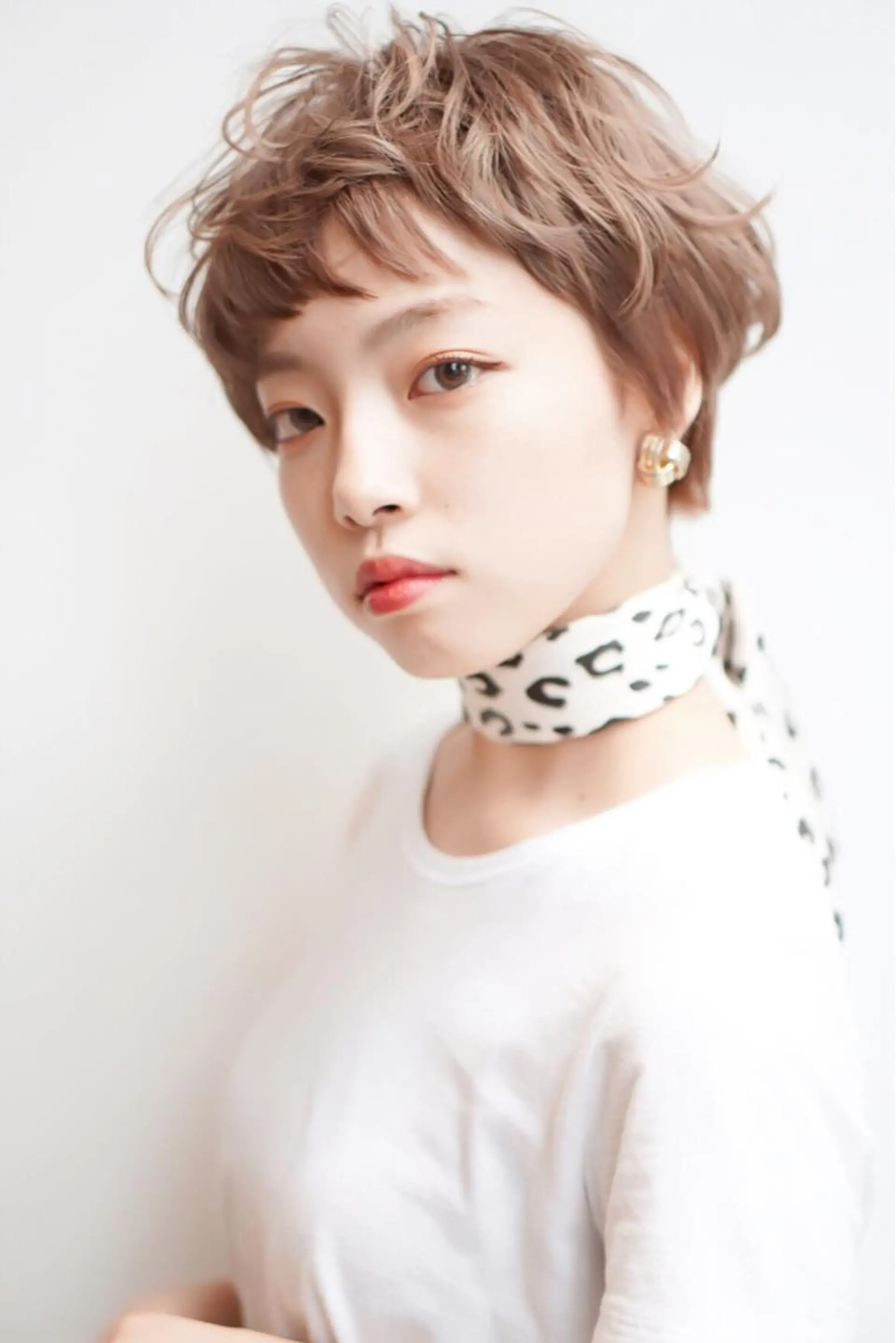 ショート カラー アッシュ ベージュカラー ブリーチ 顔周りカット 似合わせカット ディレクター ノナカのヘアスタイル