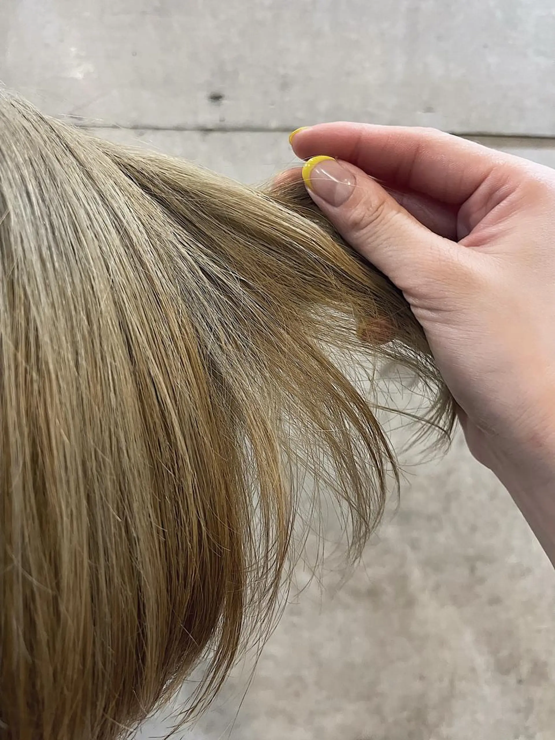 ショート カラー ブリーチ Fam 代官山所属・佐藤 百葉のヘアスタイル