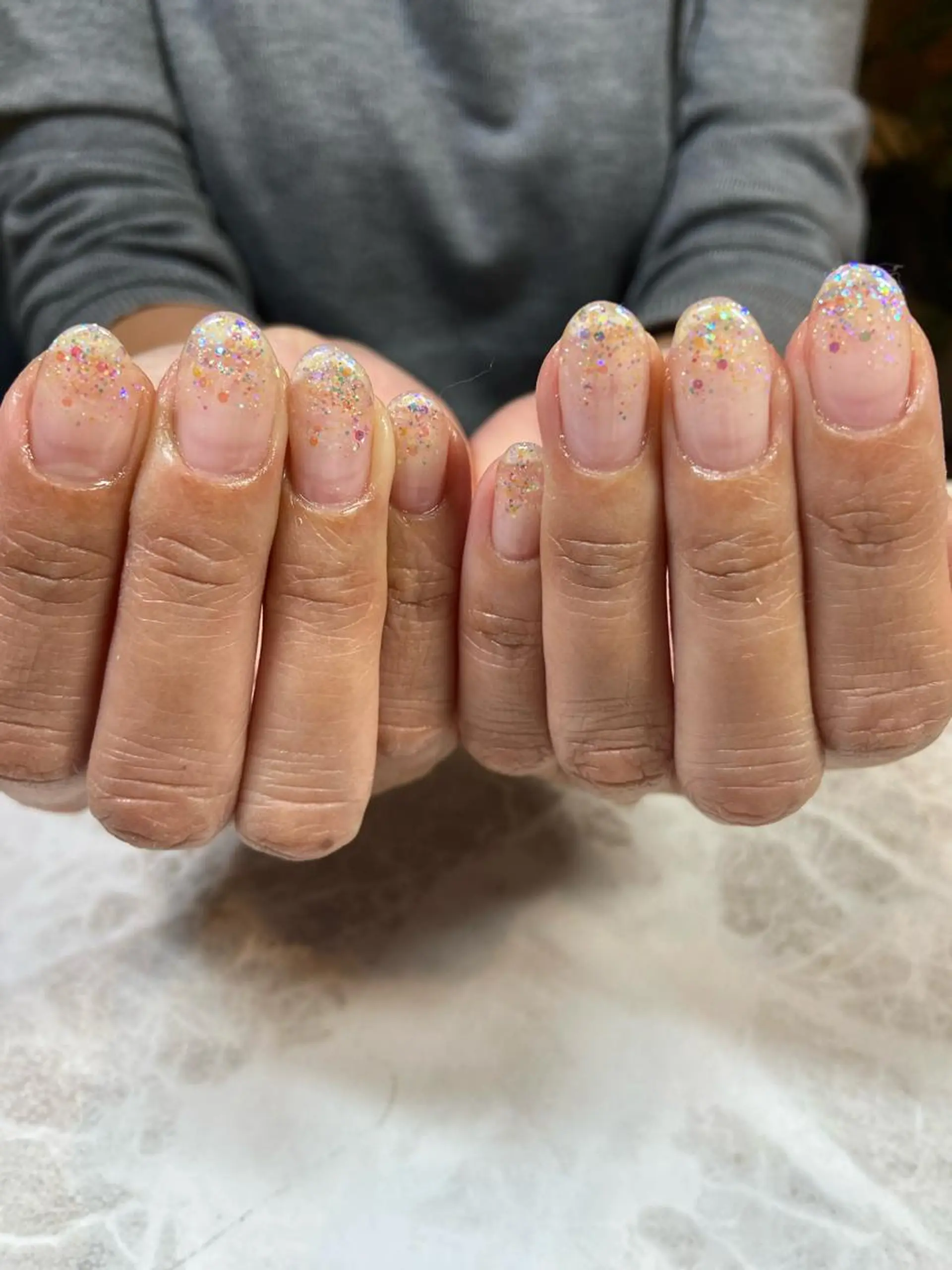 ミディアム ネイル キラキラネイル ラメ(グリッター) ラメグラデーション 冬ネイル ハンドネイル ネイルサロン ステラのネイルデザイン