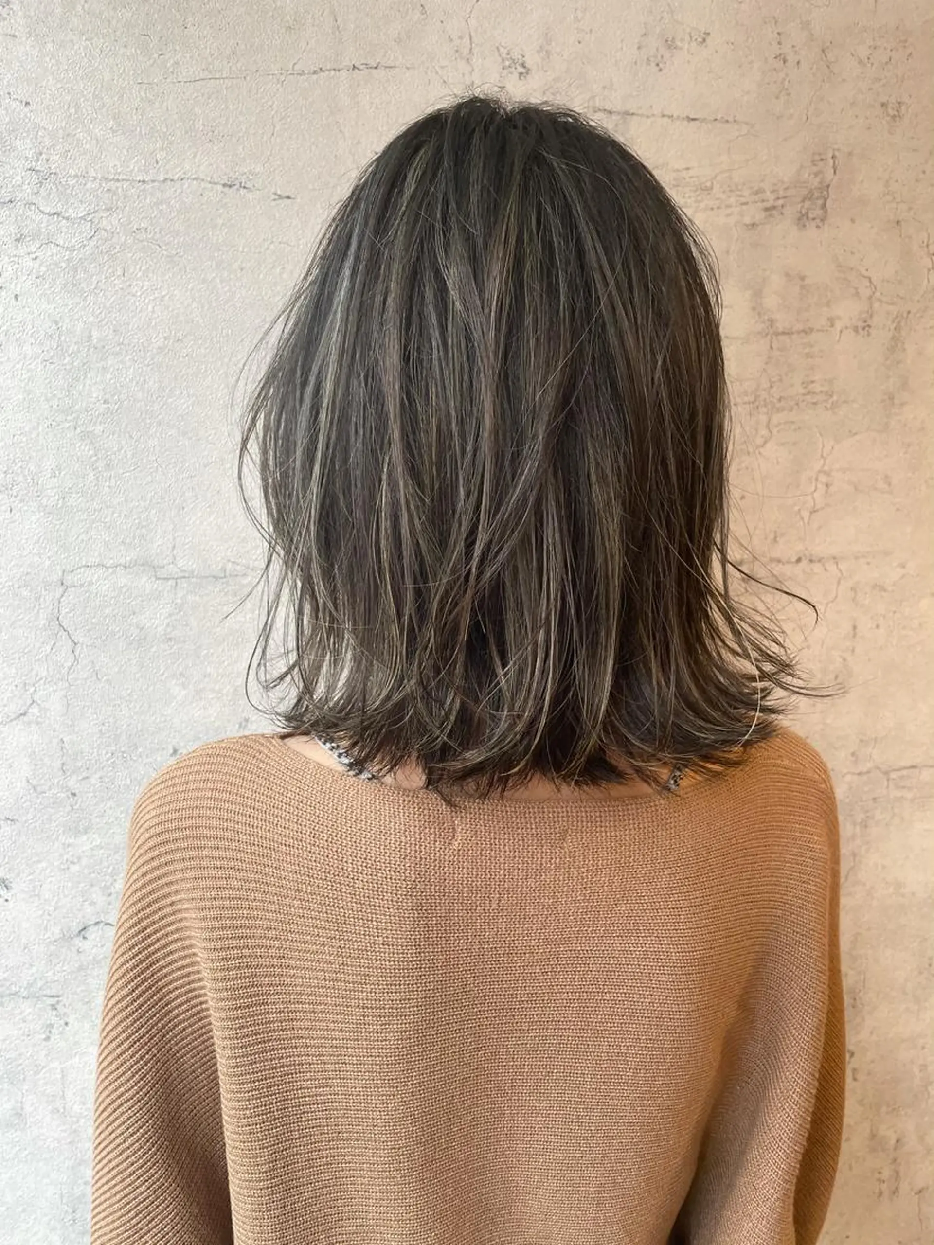 ミディアム カラー ハイライトカラー ハイライト カット ヘアカラー トリートメント 平川 友希子のヘアスタイル