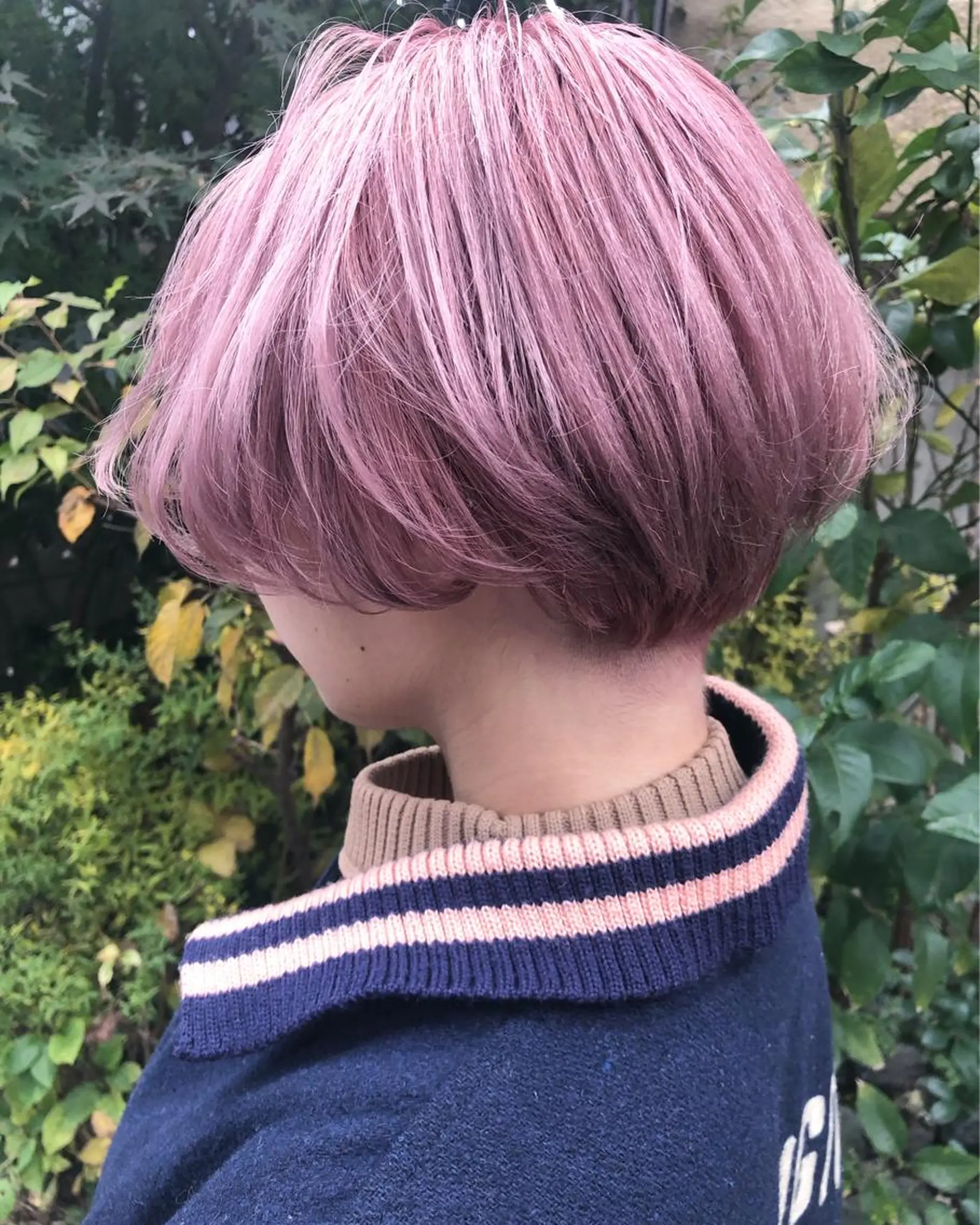 カラー ニシオカ タクヤのヘアスタイル