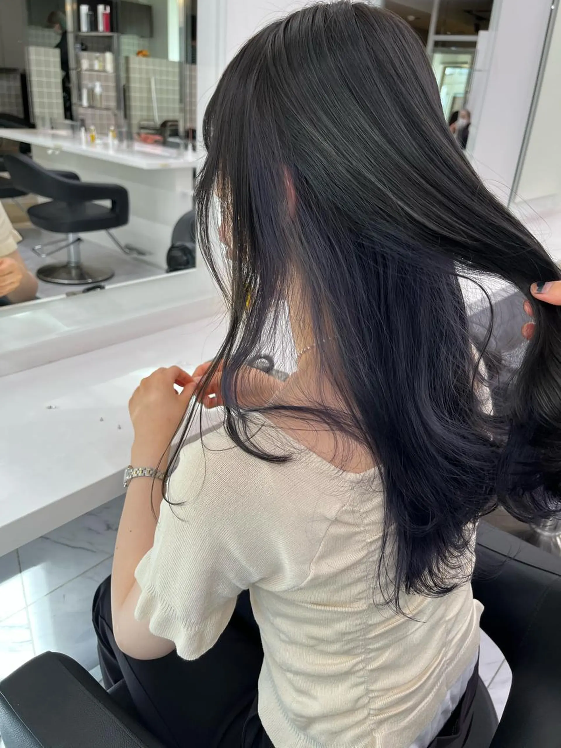 セミロング ヘアカラー トリートメント ヘッドスパ ヘアセット 寒色＆ブリーチ特化 寒色MiOのヘアスタイル