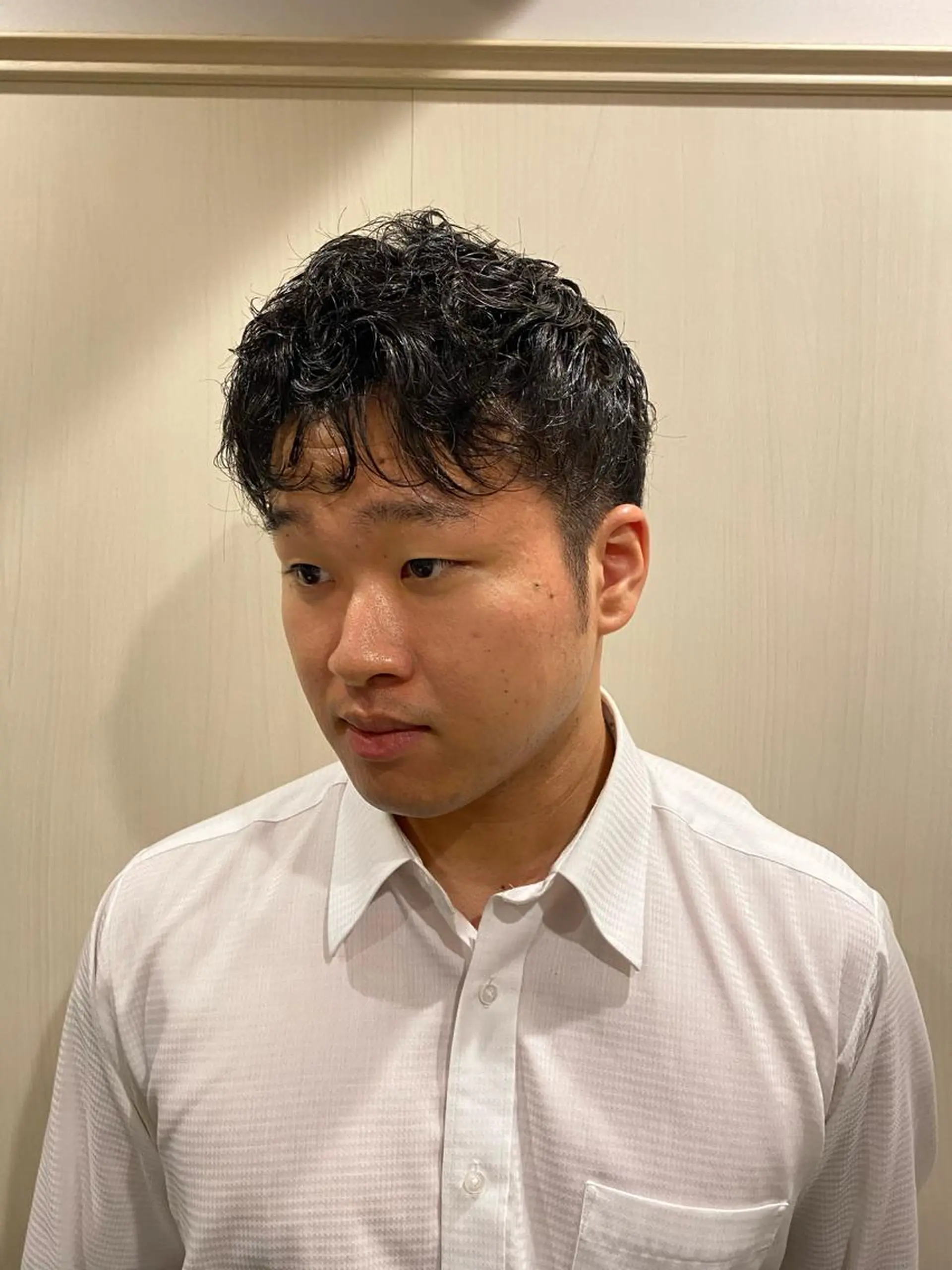 ミディアム パーマ メンズ マッシュ くせ毛 ブライダルエステ🪽 ミレイの眉毛・アイブロウイメージ