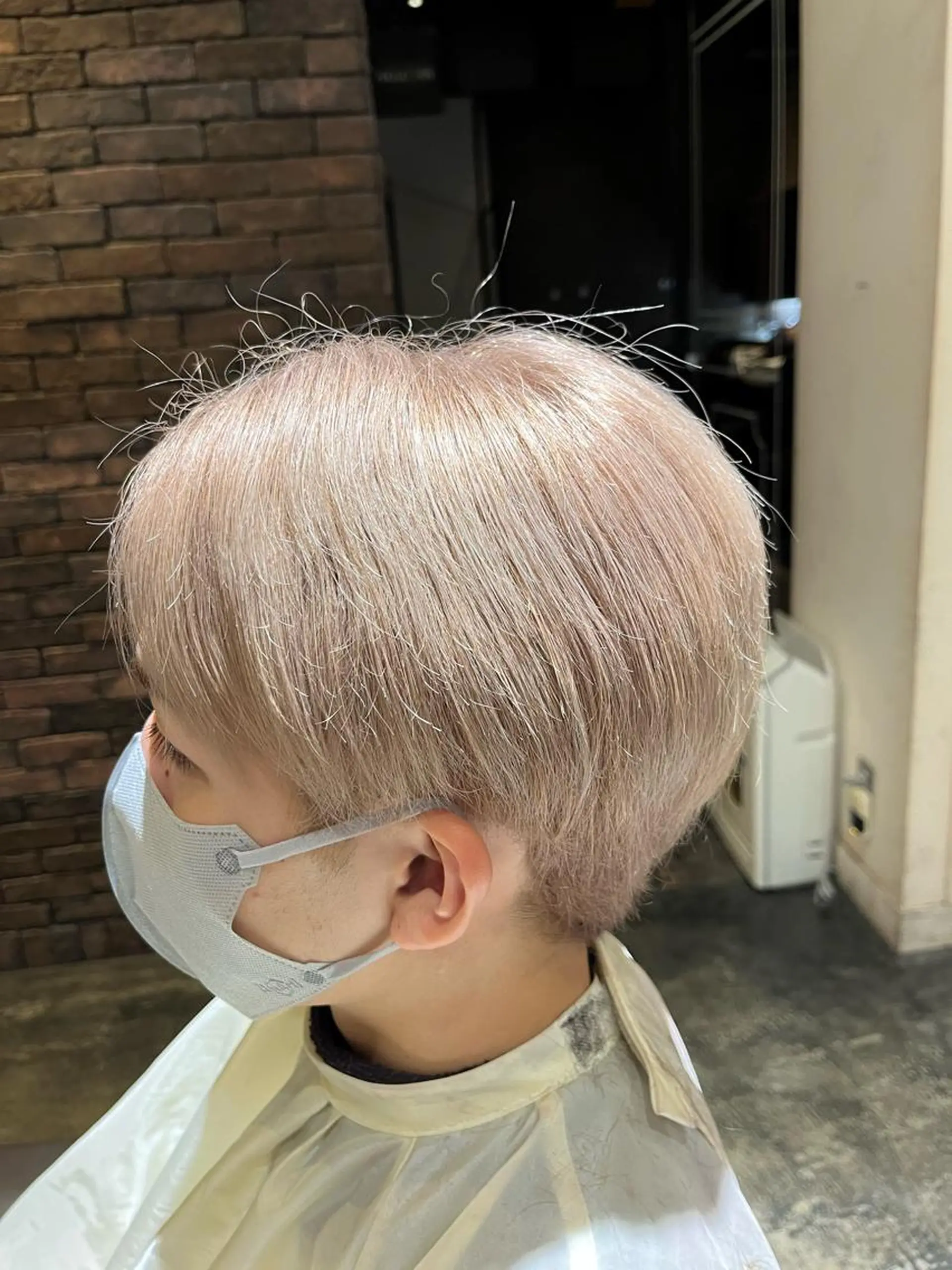 ショート カット ヘアカラー 道下 颯人のヘアスタイル