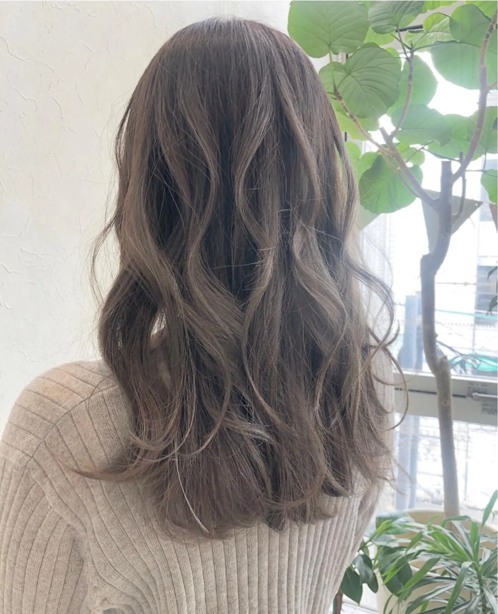 セミロング カラー nakahara madokaのヘアスタイル