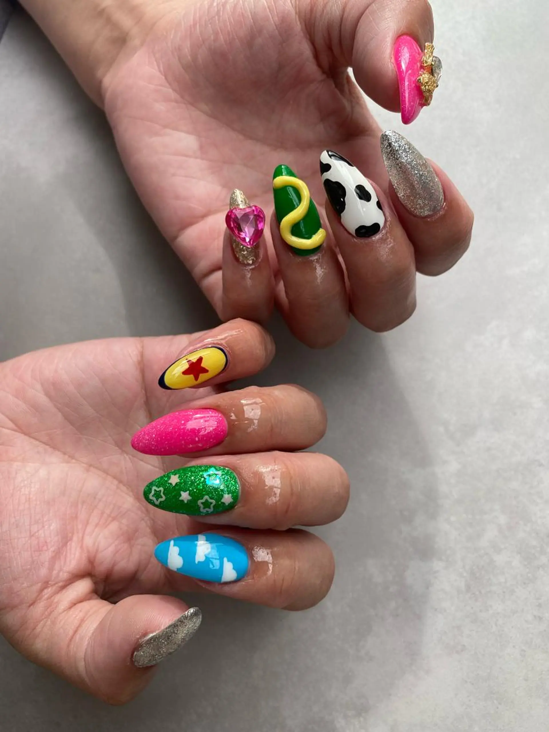 ネイル ストーンネイル ハンドネイル hyakutake itsumiのネイルデザイン