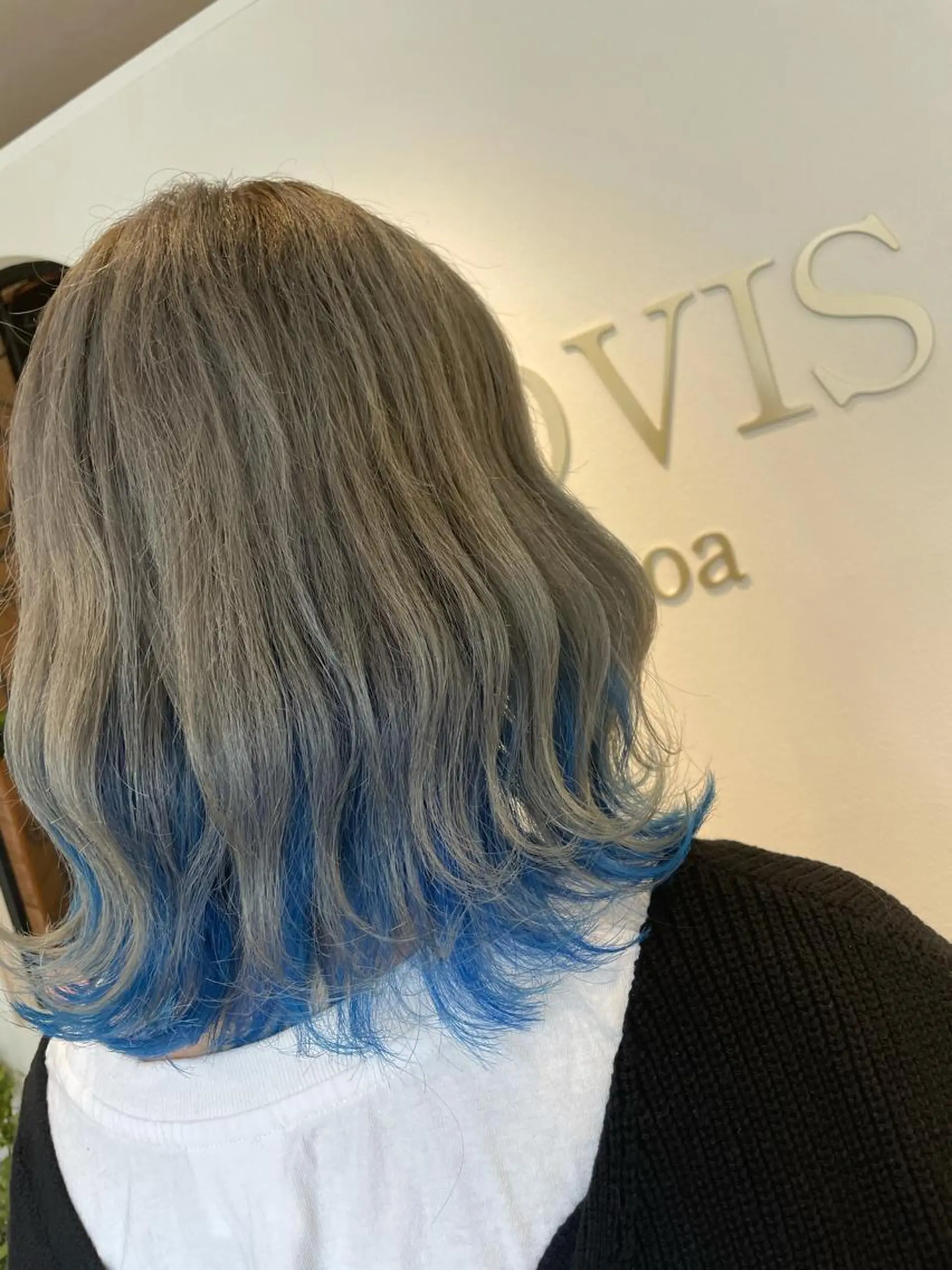 ミディアム ヘアカラー Lovis moa 〘国分 かな〙のヘアスタイル