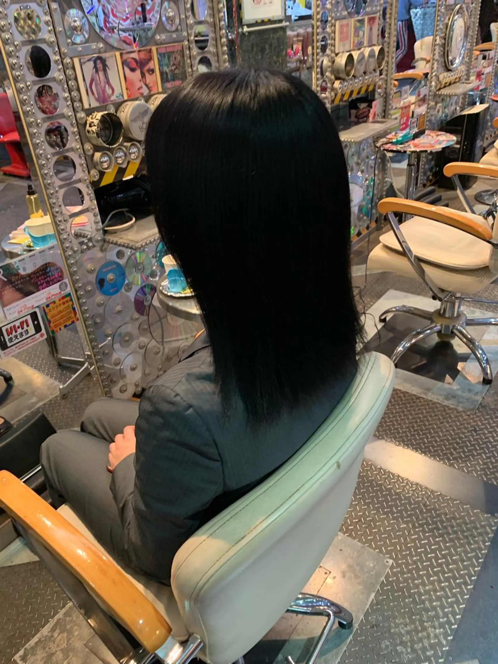 ミディアム カラー 黒髪 haco+所属・🌈派手髪エクステ ブレイズ🌈ひろとのヘアスタイル