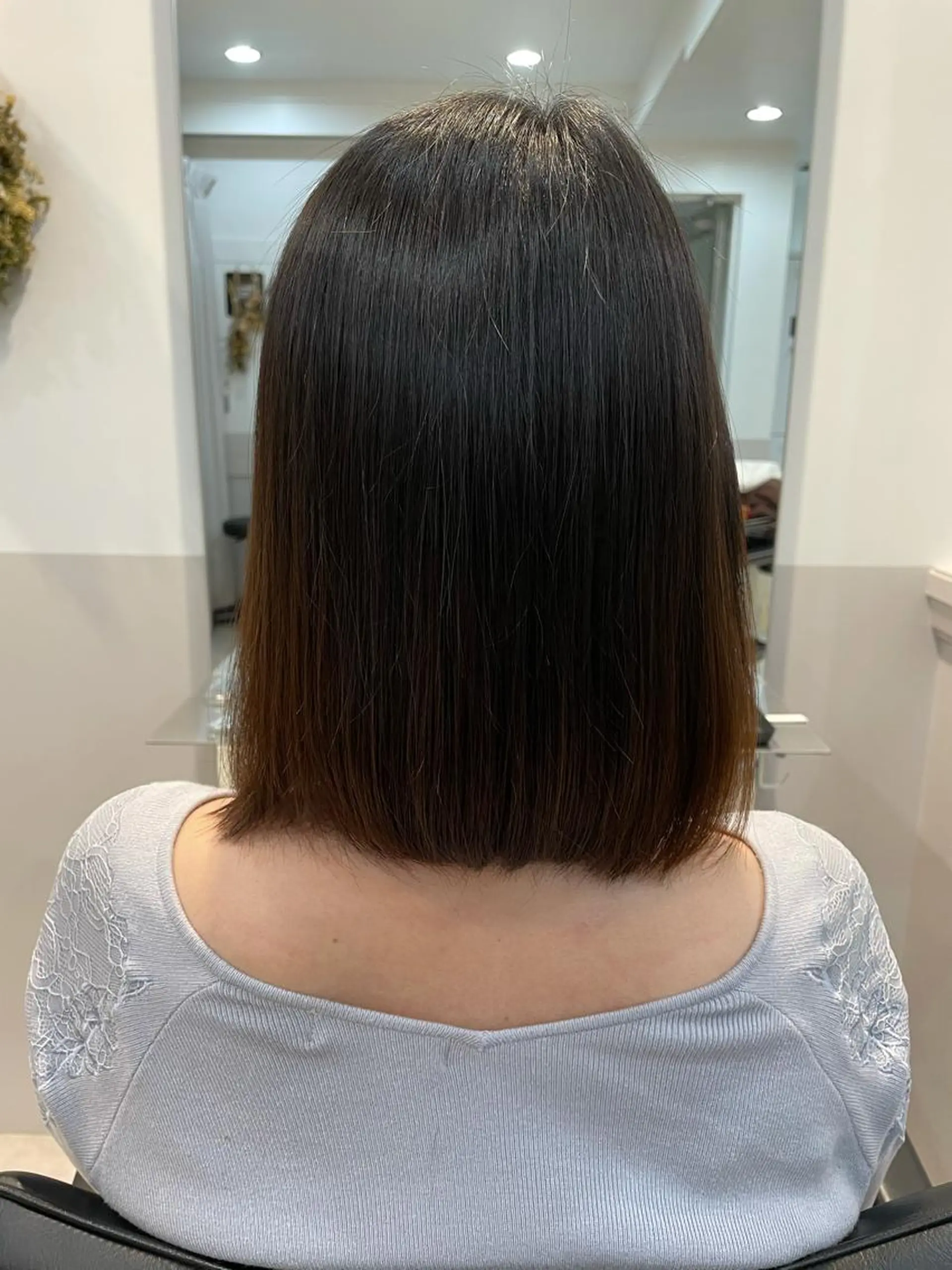 ミディアム 木下英治/ウルフ ボブ/銀座ショートのヘアスタイル