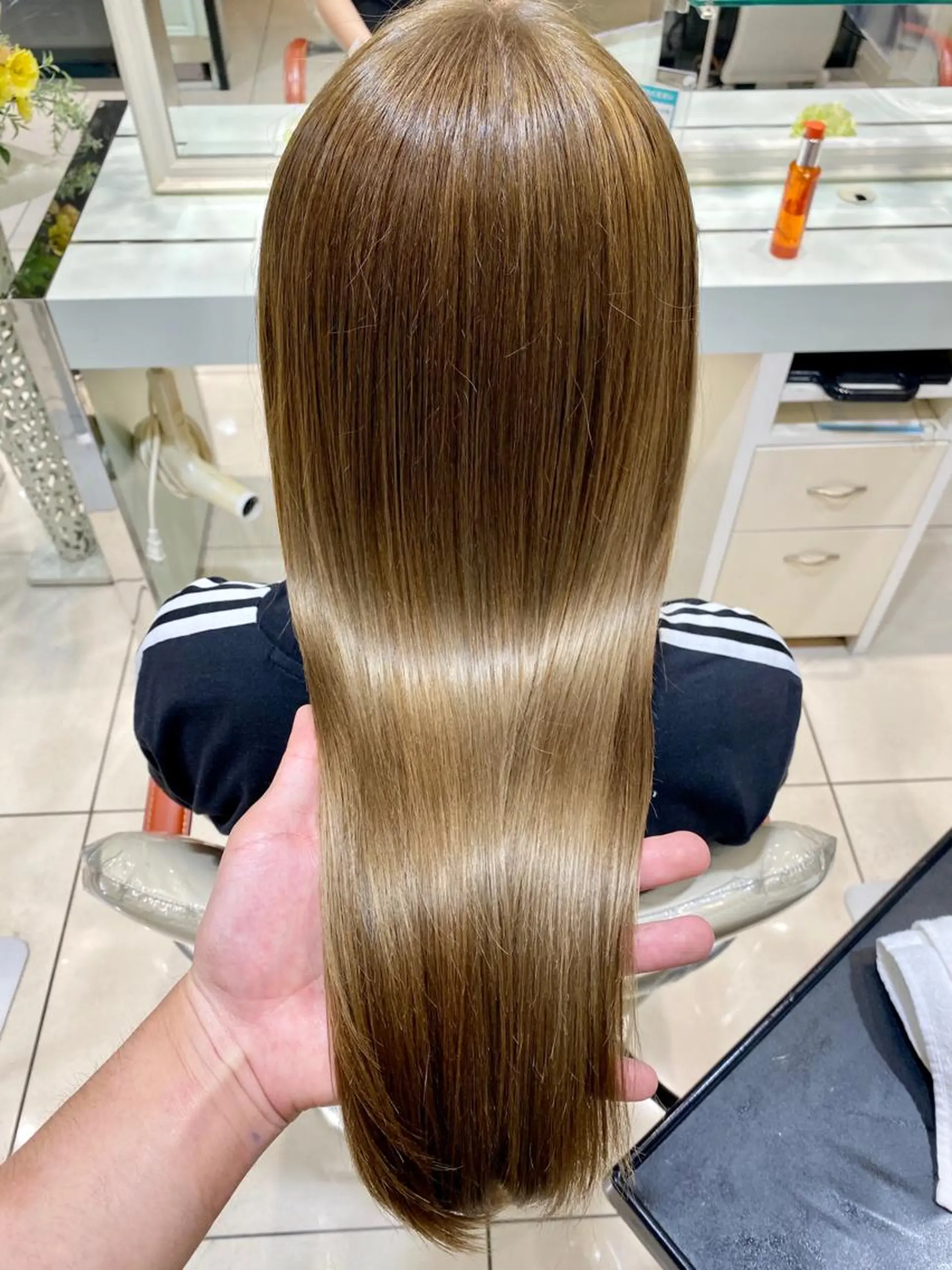 ロング ブリーチカラー特化 碇　英朗のヘアスタイル