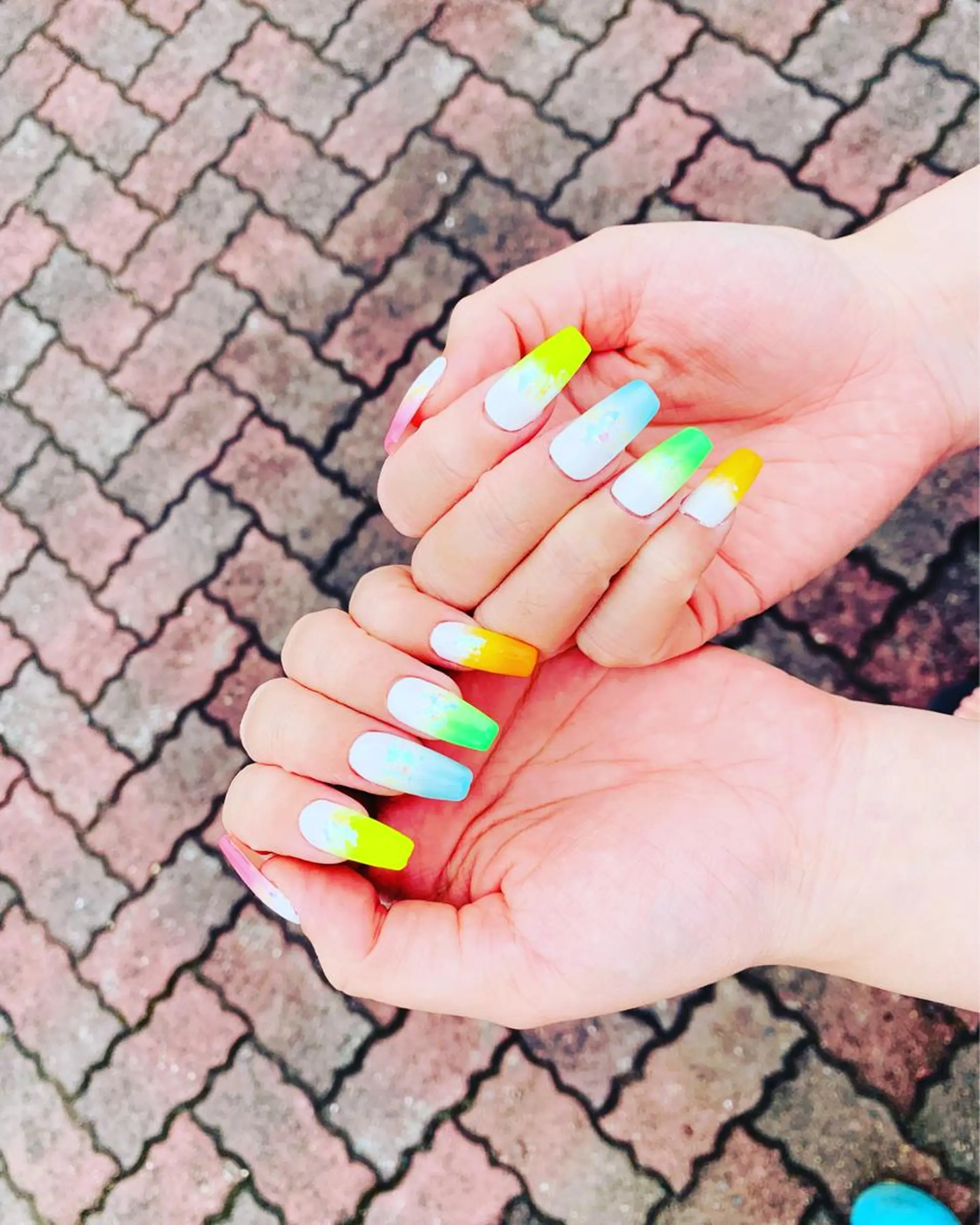 ネイル アートネイル オーロラネイル グラデーション 氷ネイル・うるうるネイル ロングネイル Nailsalon Spina 琴美のネイルデザイン