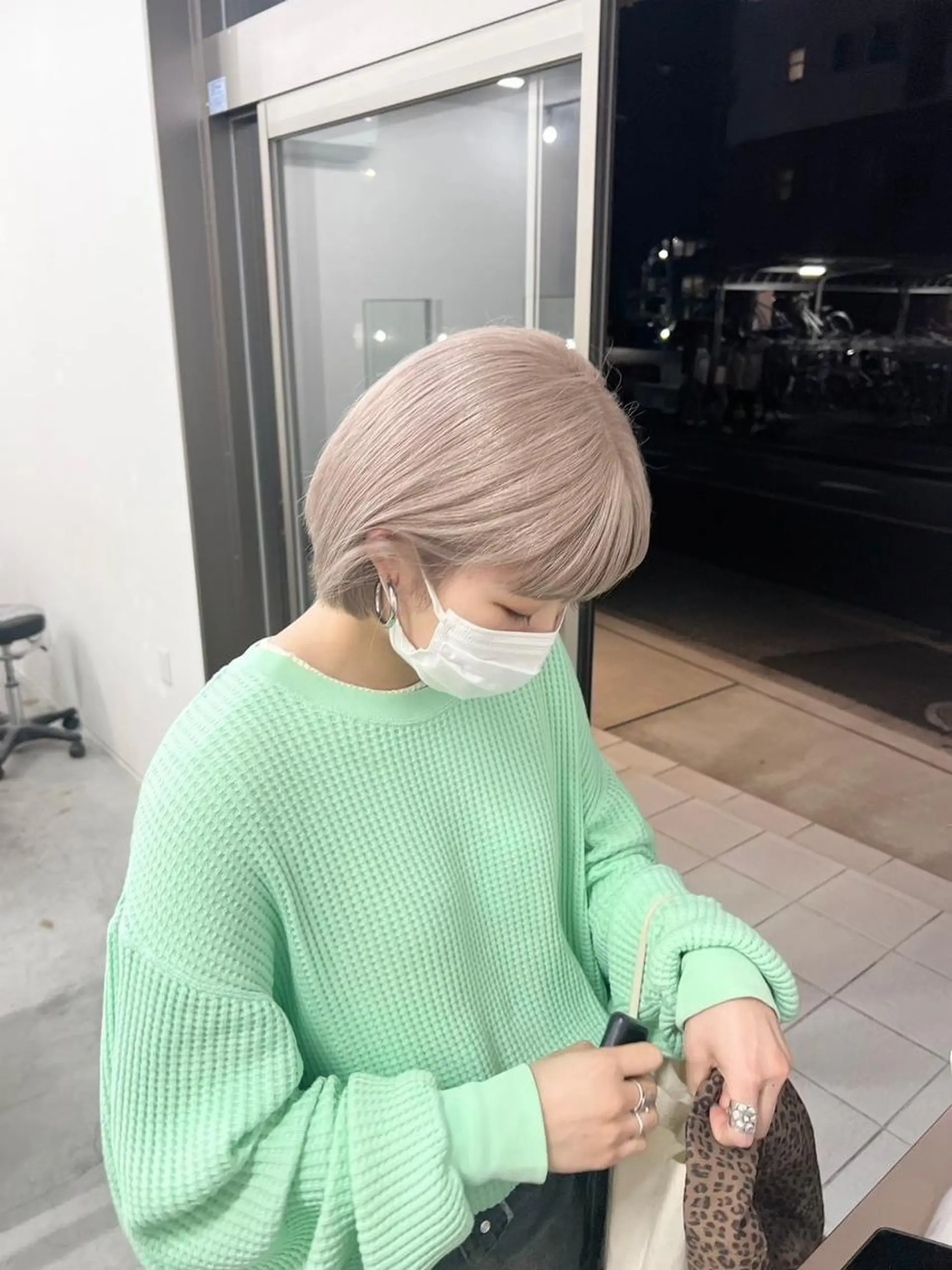 ミディアム 似合わせカット✂️ Eir江坂🌈西岡のヘアスタイル