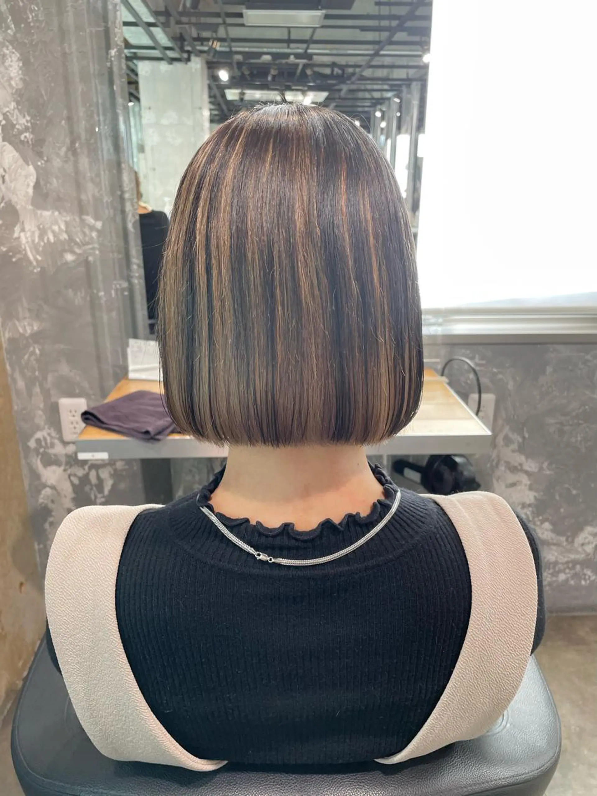 ショート カラー パーマ ヘアアレンジ メンズ キッズ ネイル マツエク・マツパ アイブロウ ボブ 透明感カラー・レイヤ ー🎀amika🎀のヘアスタイル