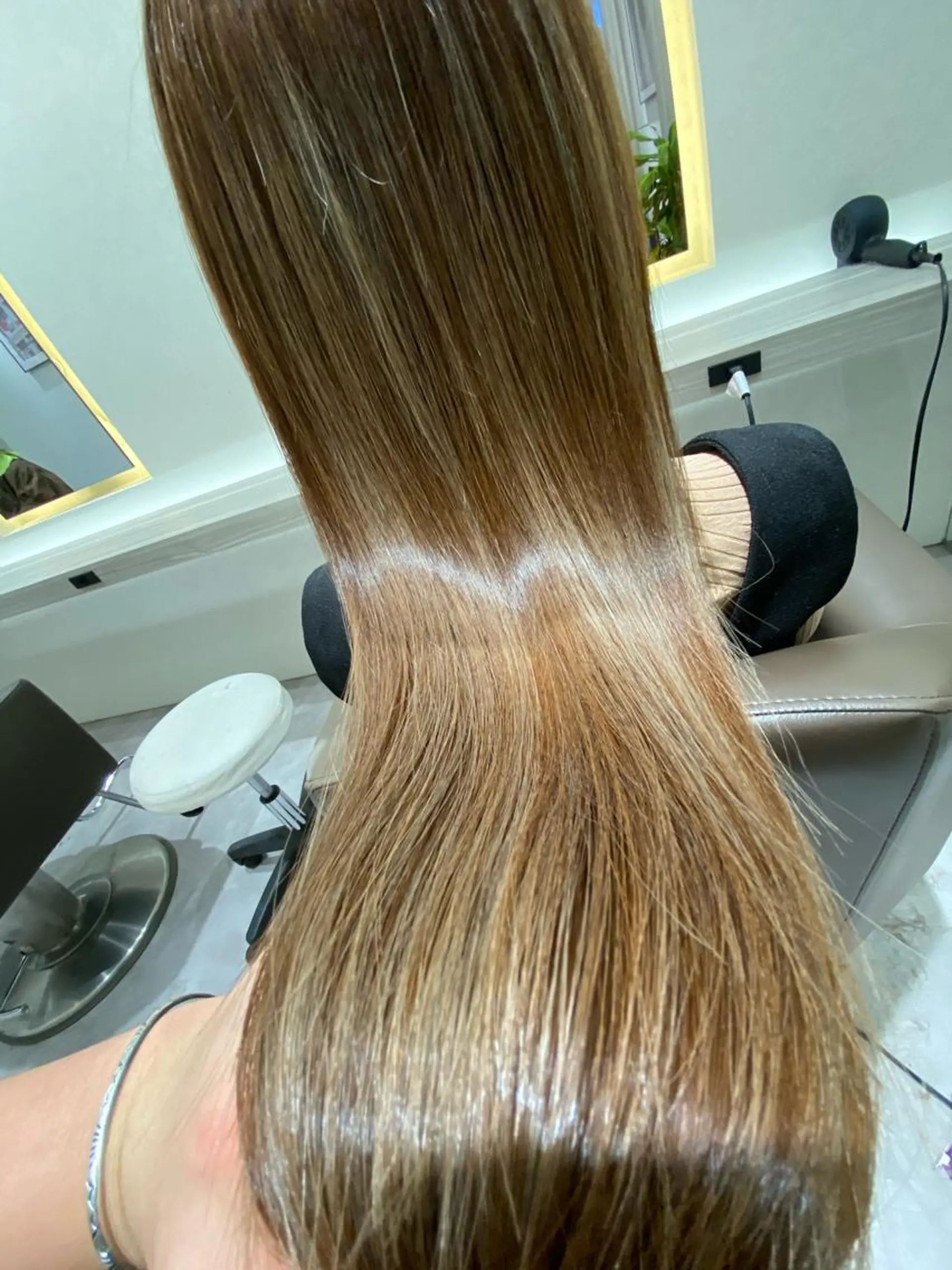 ロング ムトウセイマ/艶髪 /艶ケアWブリーチのヘアスタイル