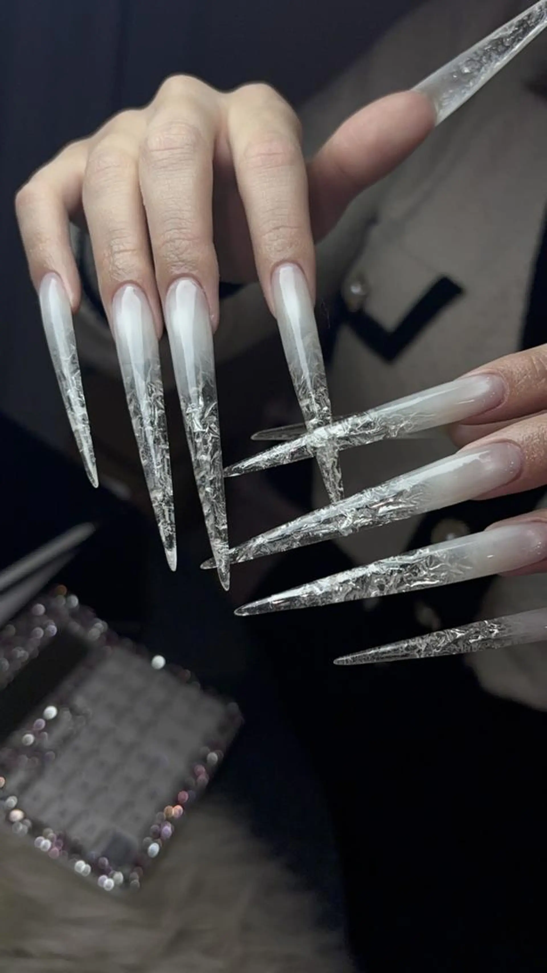 ネイル ロングネイル ハンドネイル Dark Honey karinのネイルデザイン