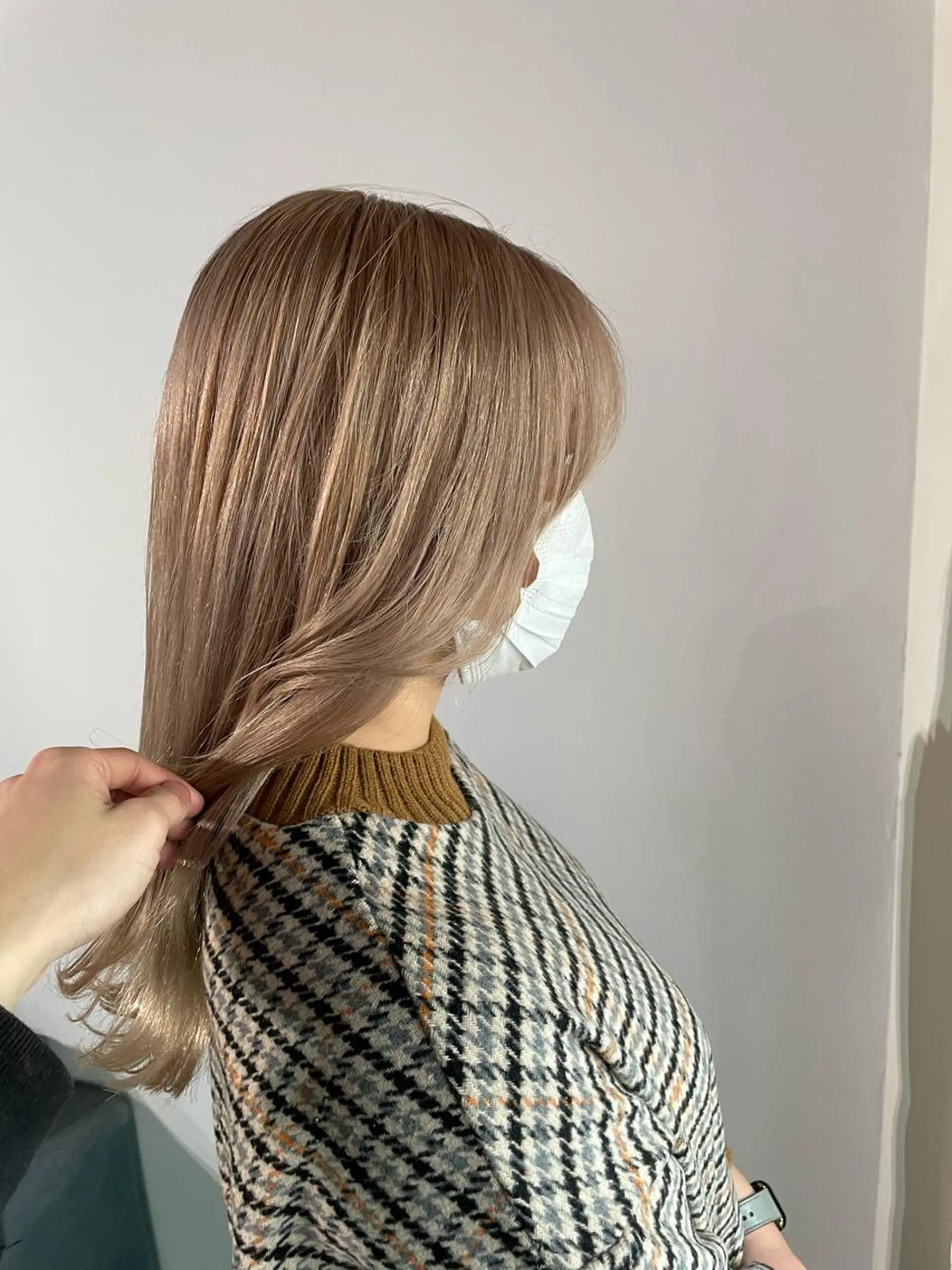 ミディアム カラー La fith hair ray 札幌店所属・顔まわり/W カラー/リョウのヘアスタイル