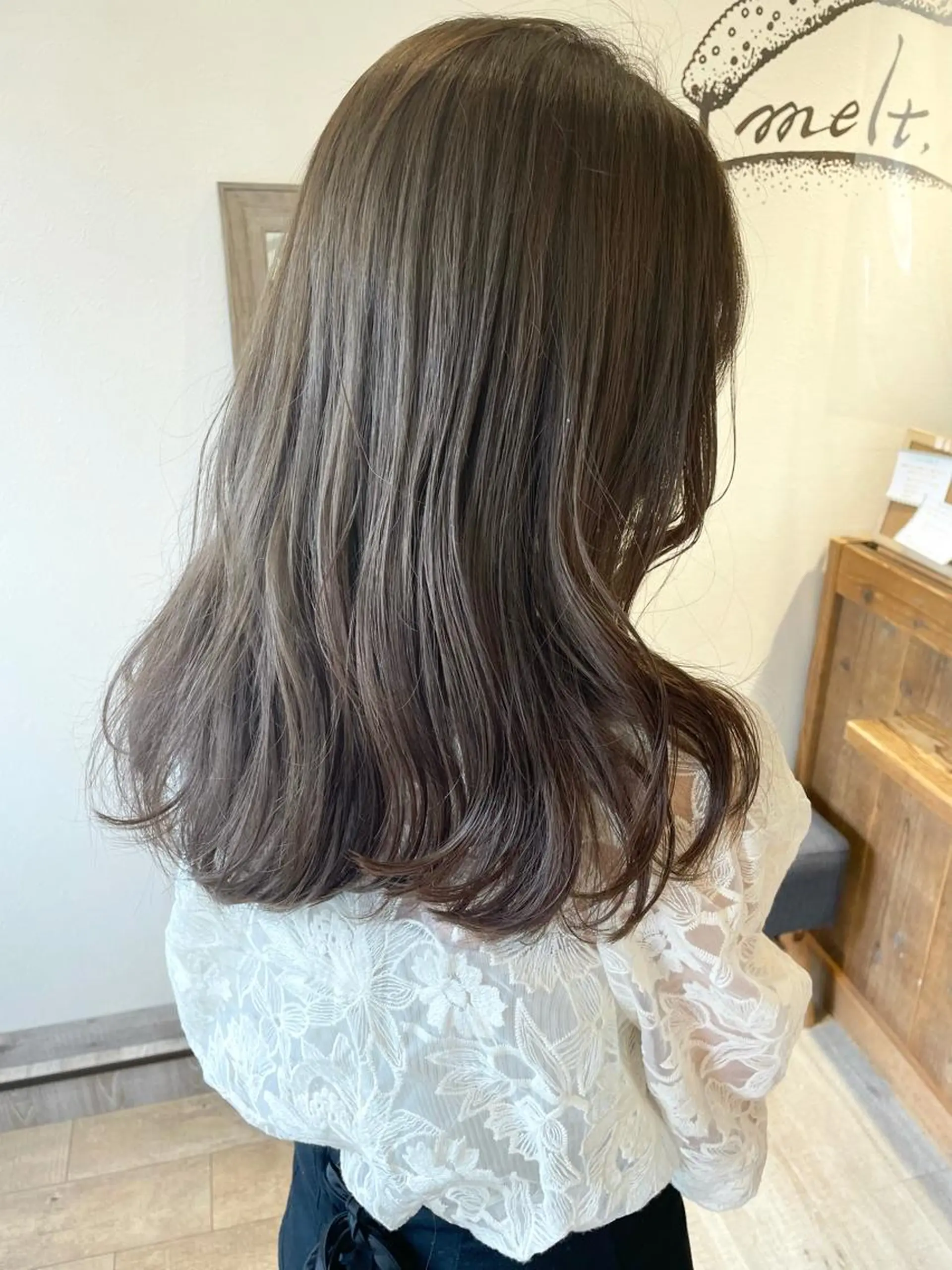 セミロング カラー オリーブカラー 🩰オリーブ/ ベージュ松本咲花🩰のヘアスタイル