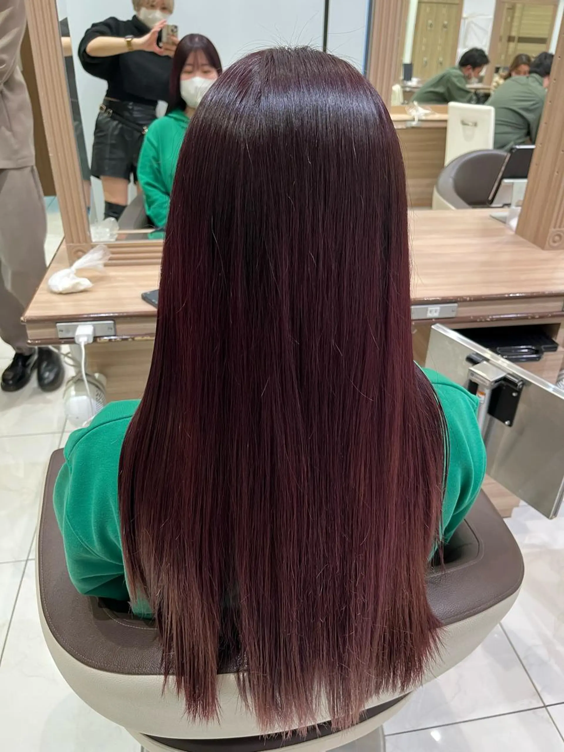 カラー ブリーチ ピンクカラー 伊佐 愛のヘアスタイル