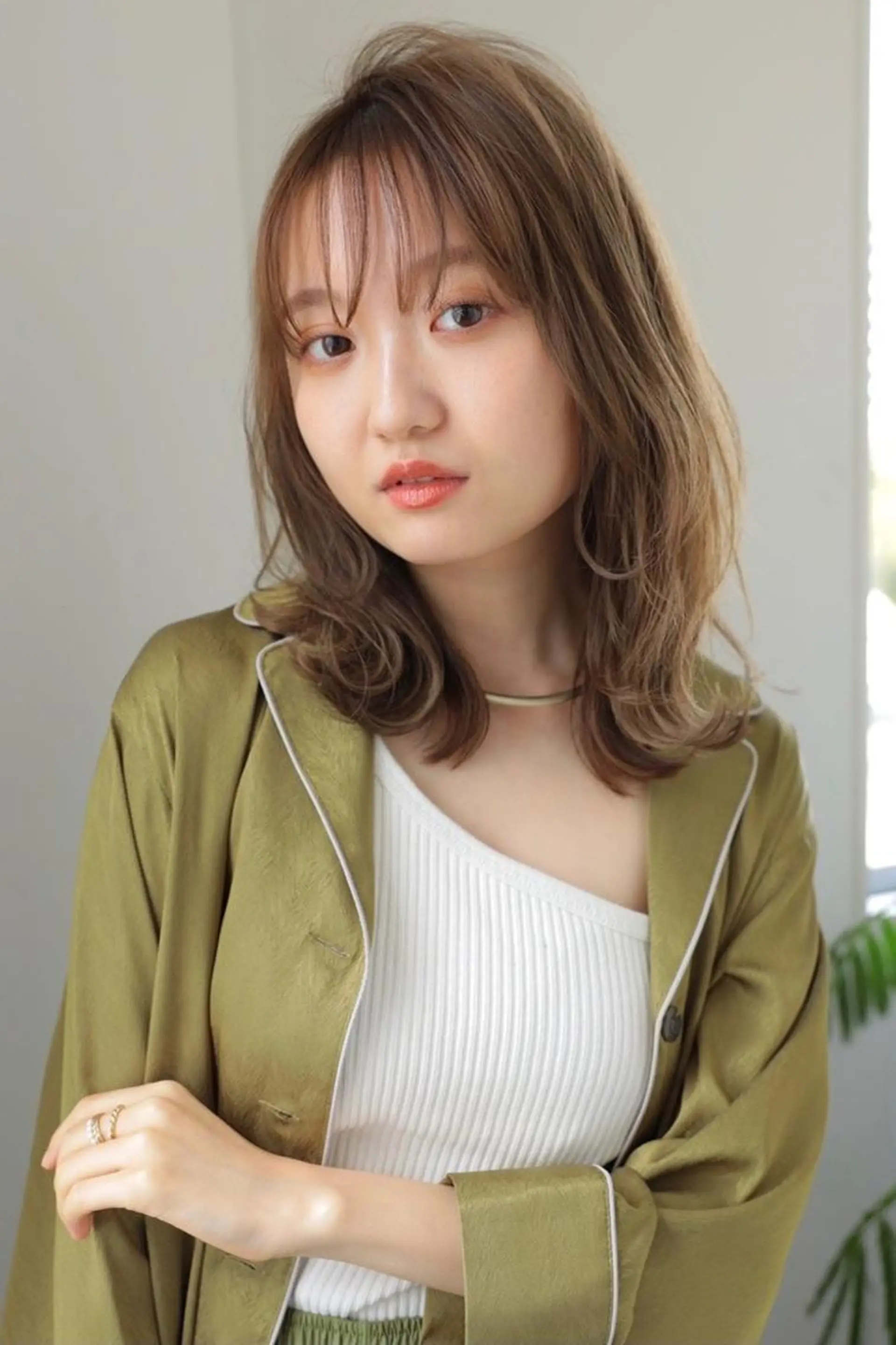 ミディアム カラー ベージュカラー ミント ミントベージュ カット ヘアカラー トリートメント 藤原 侑香のヘアスタイル