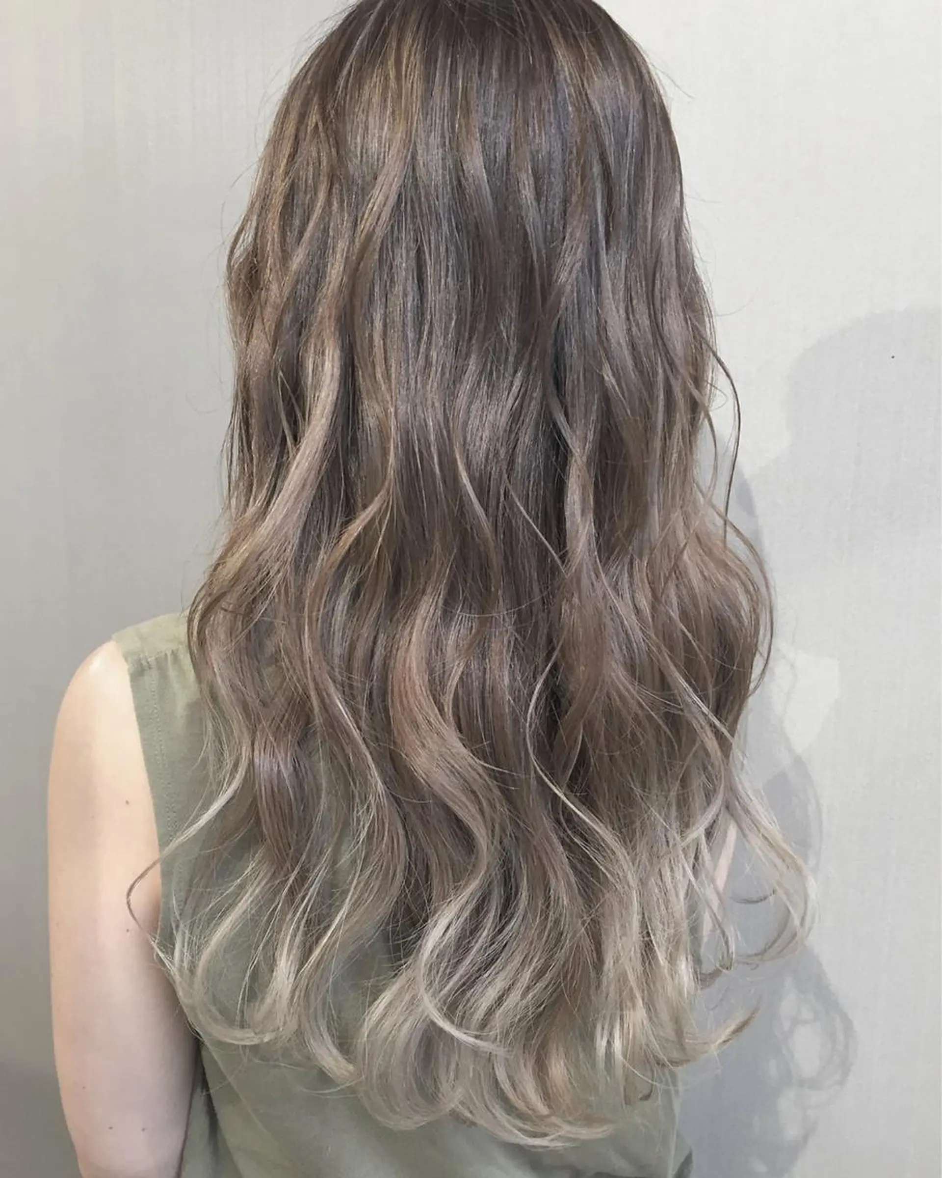 ロング カラー ヘアアレンジ グラデーションカラー 【公式】amble luxe池袋東口🩷のヘアスタイル