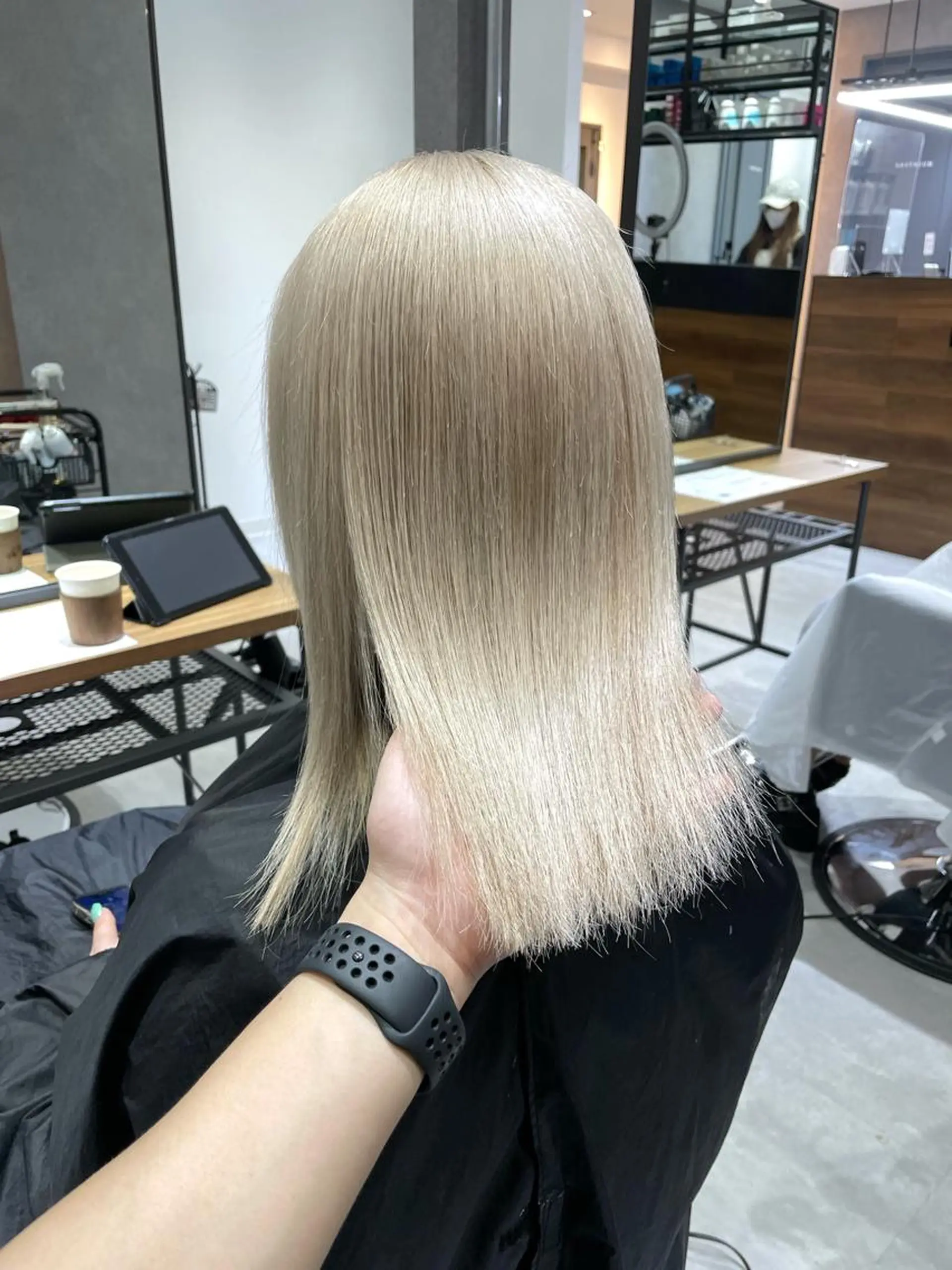セミロング カラー ベージュカラー ブロンド ダブルカラー ハイトーンカラー ミルクティーベージュ ヘアカラー トリートメント エクステ KEISUKE🐶 ブリーチ/エクステのヘアスタイル