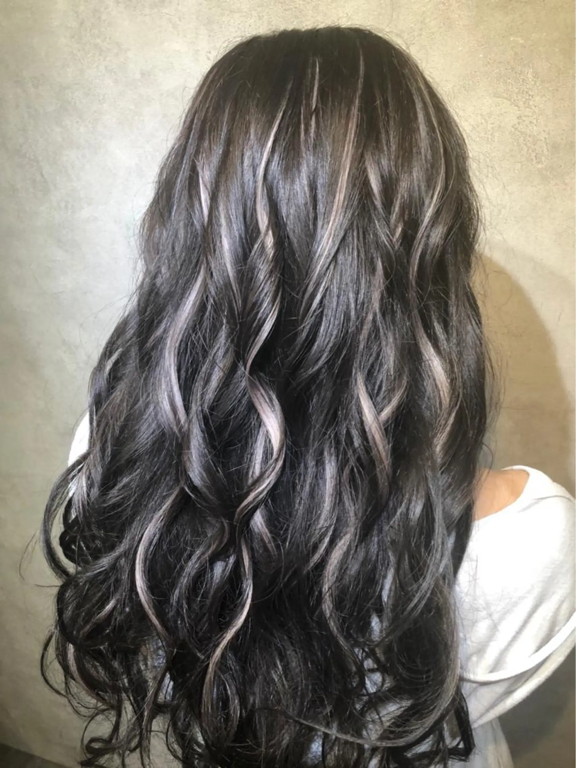 ロング ヘアカラー トリートメント BuzZ所属・西村 雄二/エクステのヘアスタイル